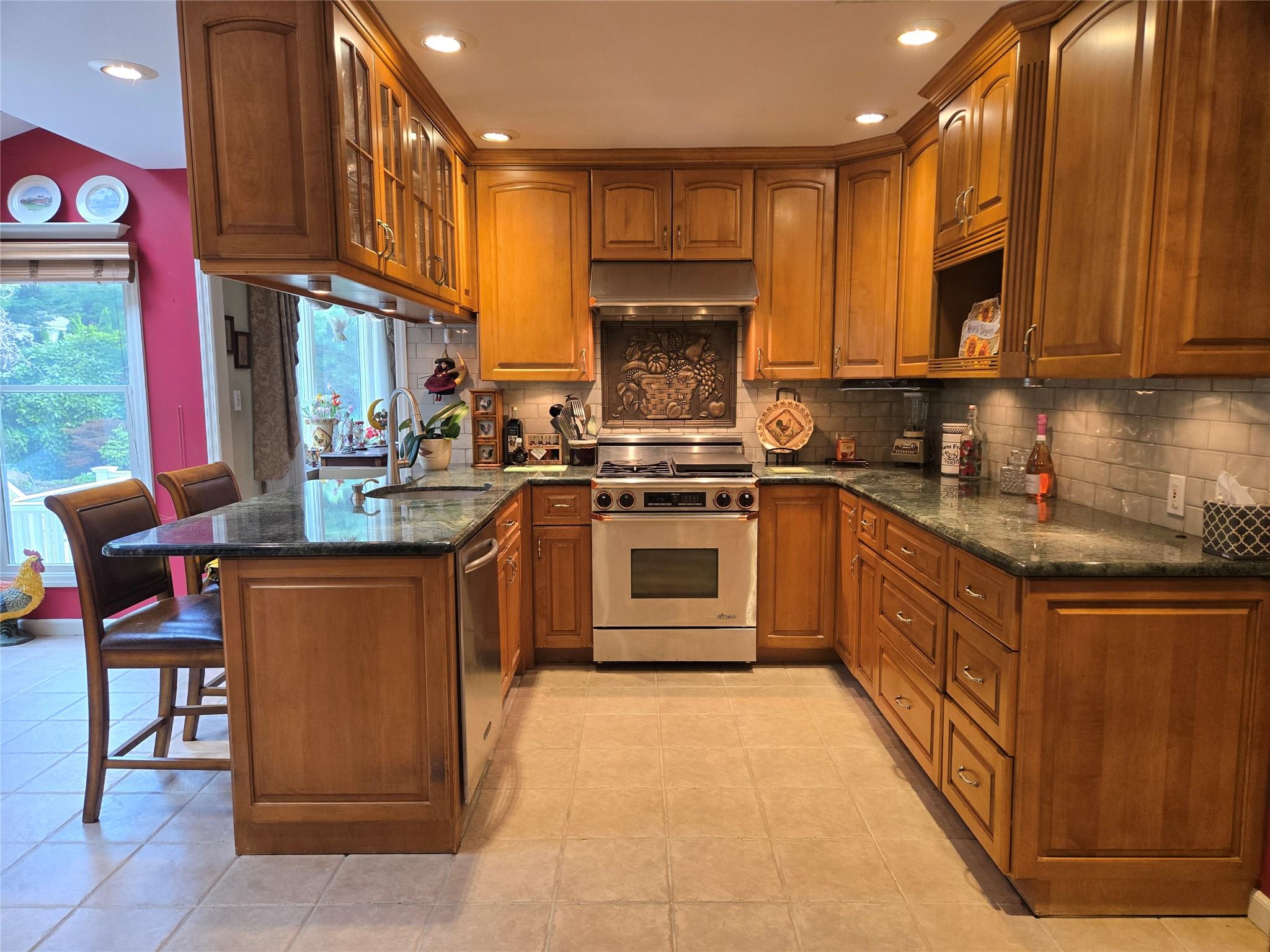18 Laura Court, Nesconset, NY 11767