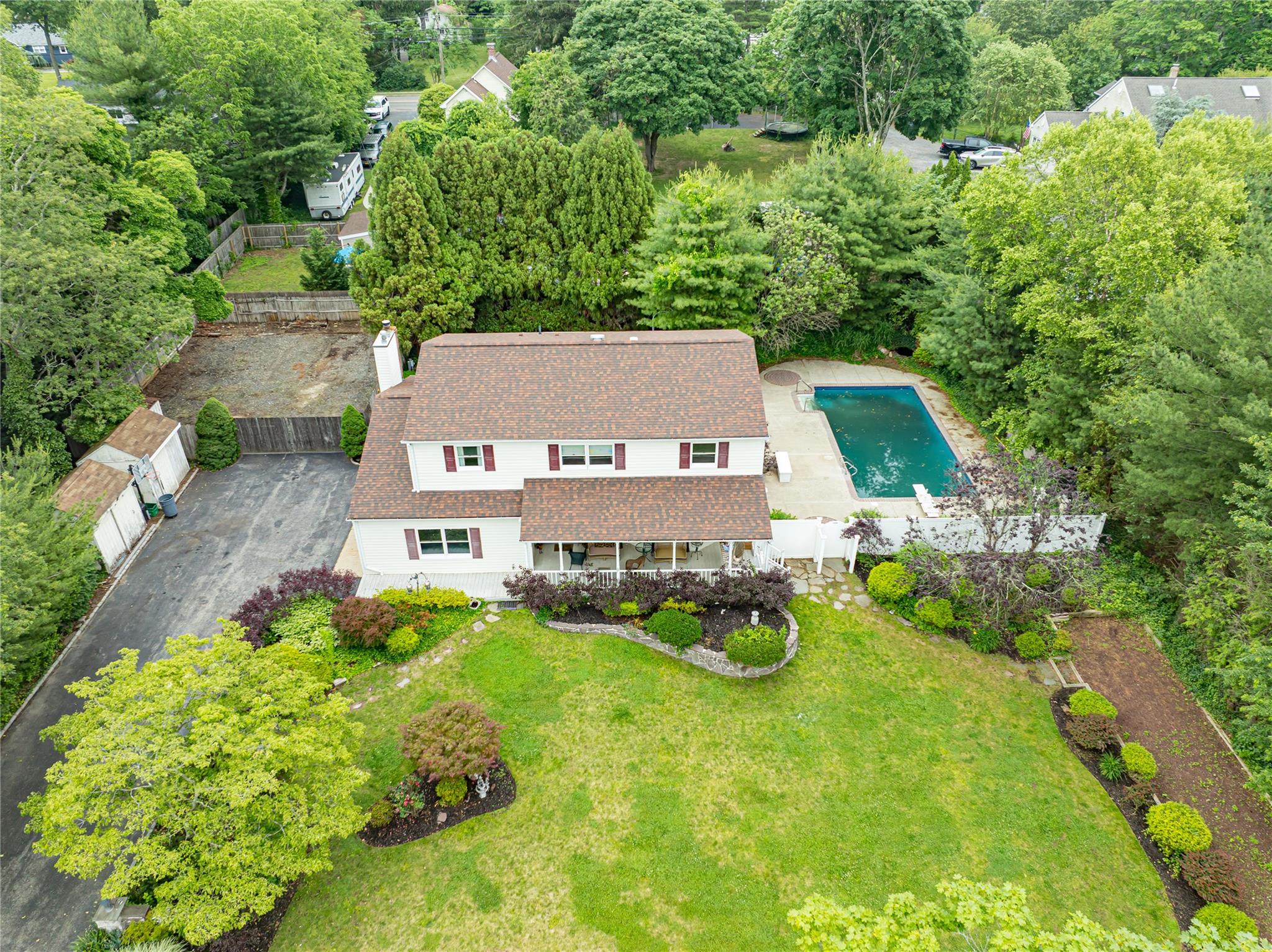 18 Laura Court, Nesconset, NY 11767