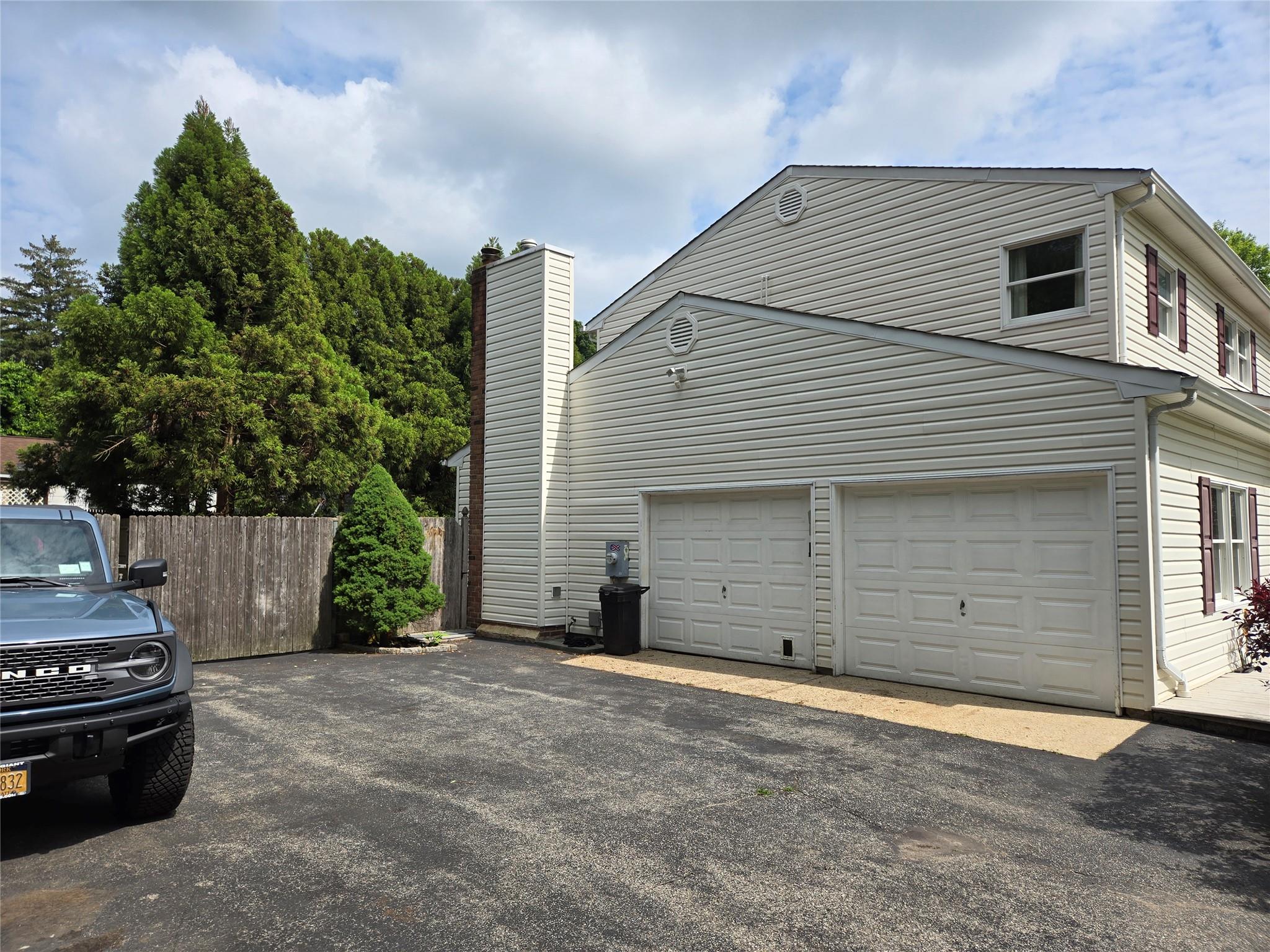 18 Laura Court, Nesconset, NY 11767