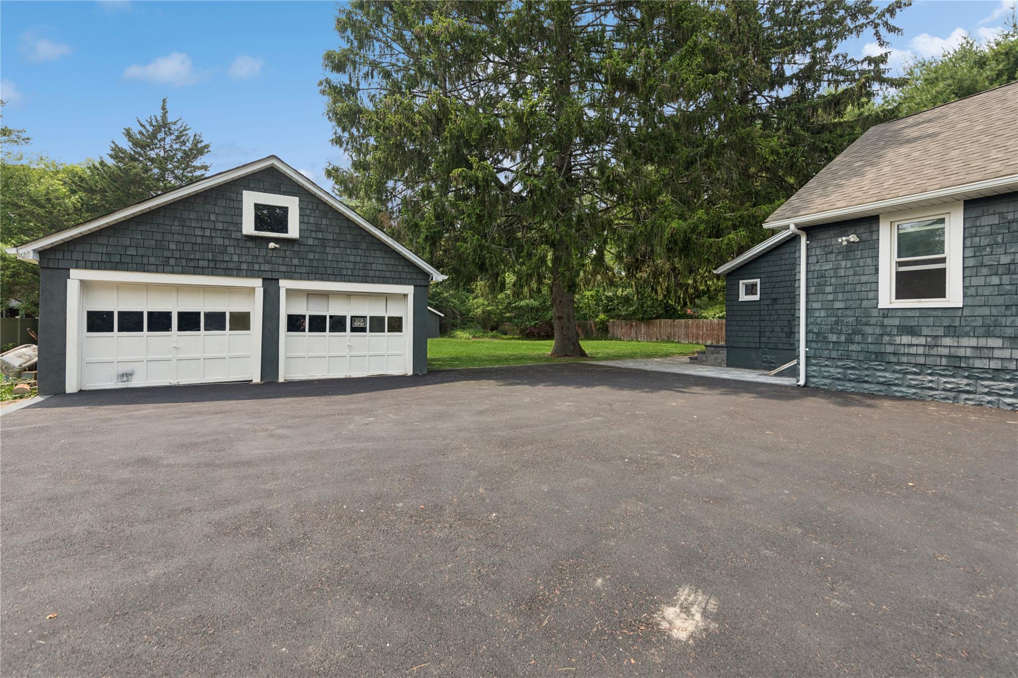 274 Dayton Avenue, Manorville, NY 11949