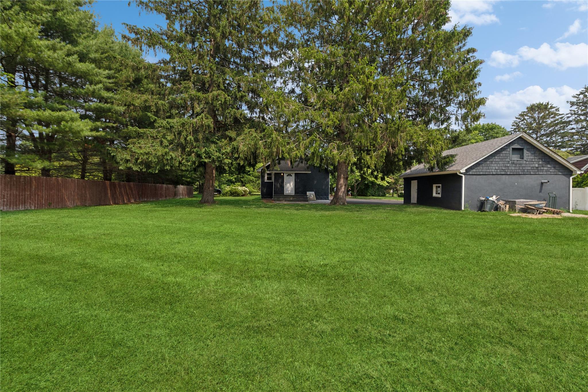 274 Dayton Avenue, Manorville, NY 11949