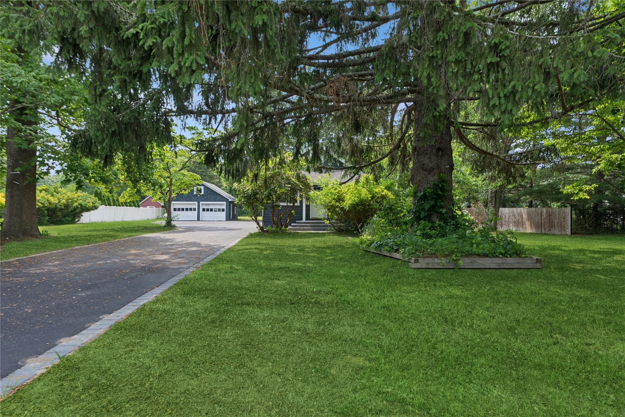 274 Dayton Avenue, Manorville, NY 11949