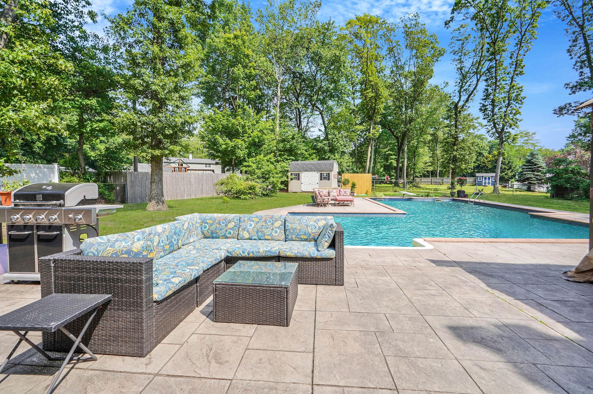 318 Sheep Pasture Road, East Setauket, NY 11733