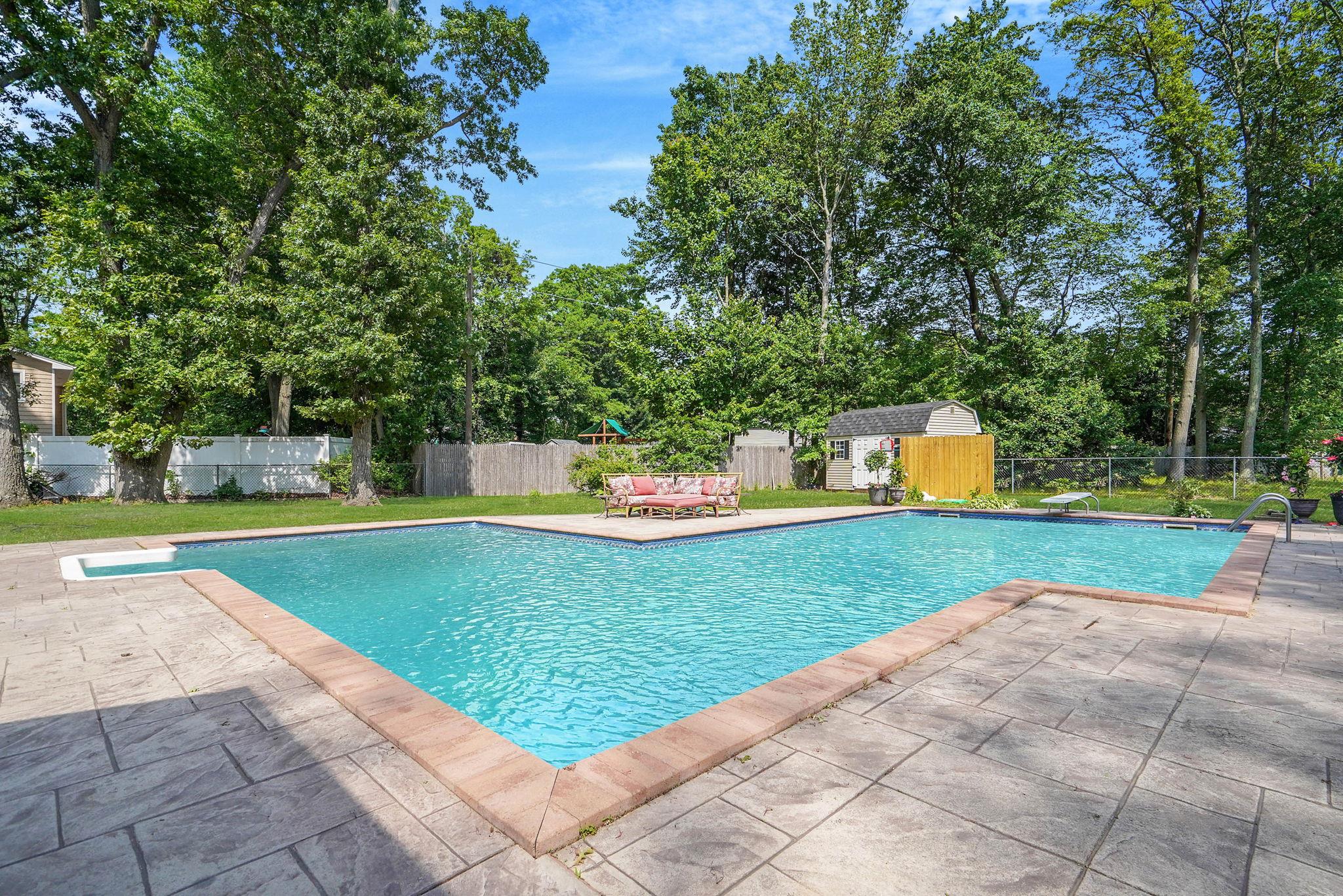 318 Sheep Pasture Road, East Setauket, NY 11733