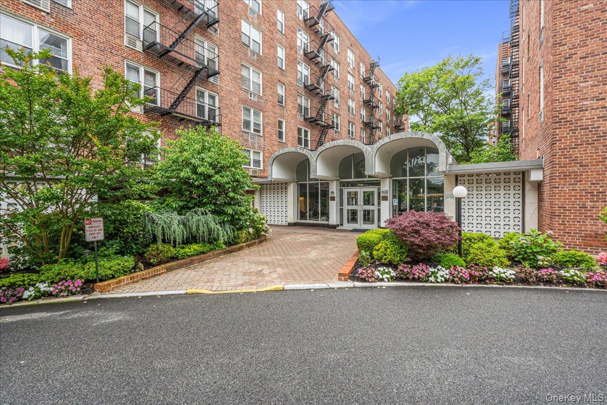 54-44 Little Neck Parkway # 5G, Little Neck, NY 11362