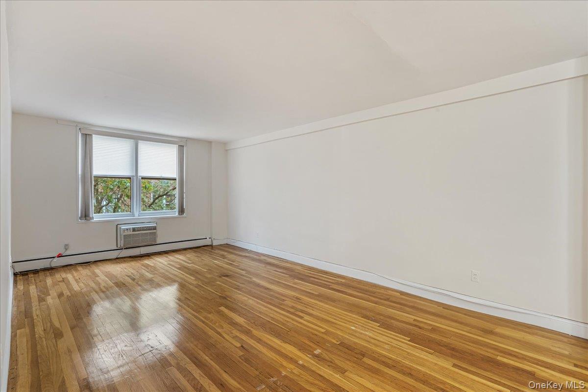 54-44 Little Neck Parkway # 5G, Little Neck, NY 11362