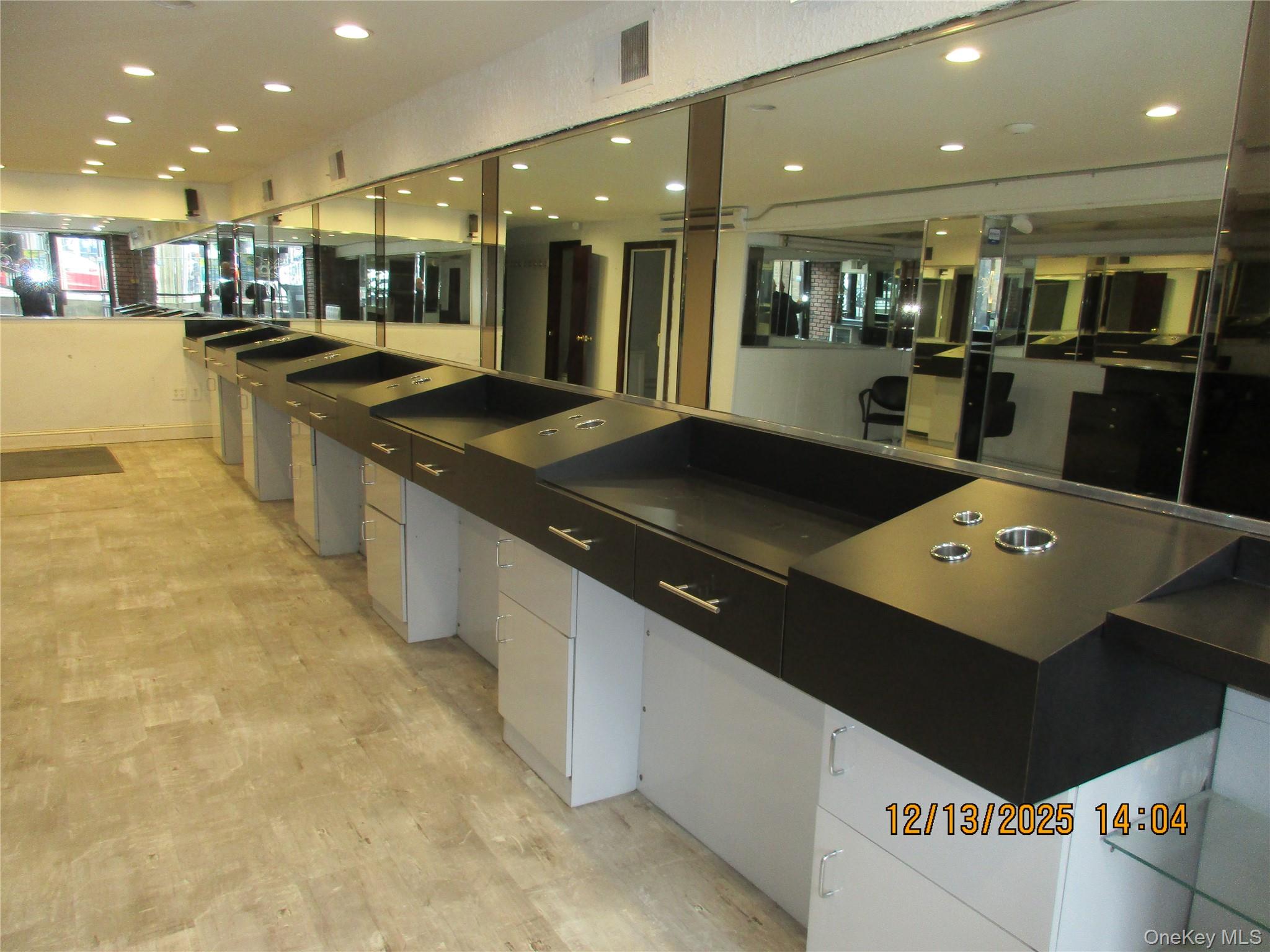 75-08 Metropolitan Avenue # lower, Middle Village, NY 11379