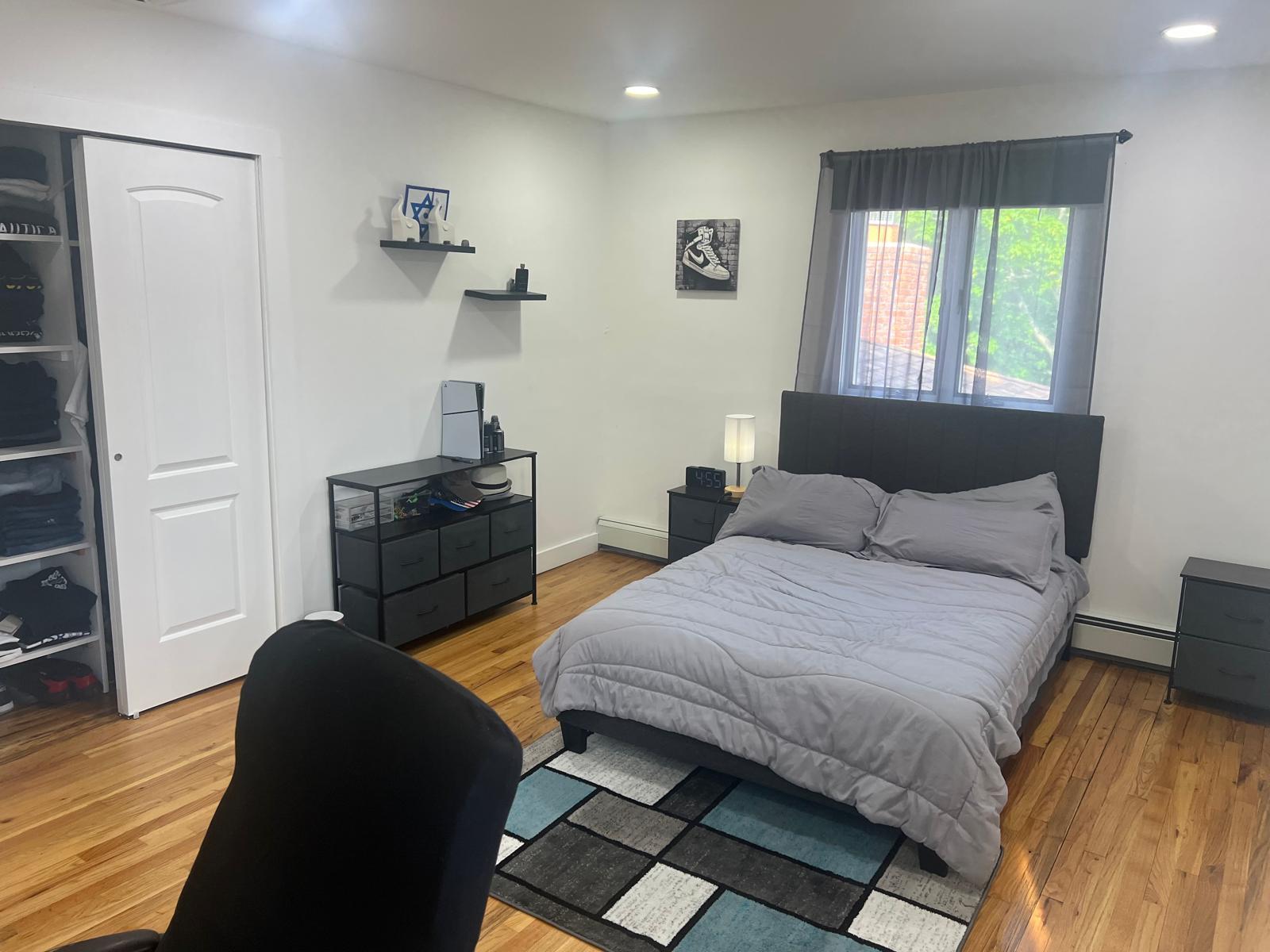 1095 Lynn Place, Woodmere, NY 11598