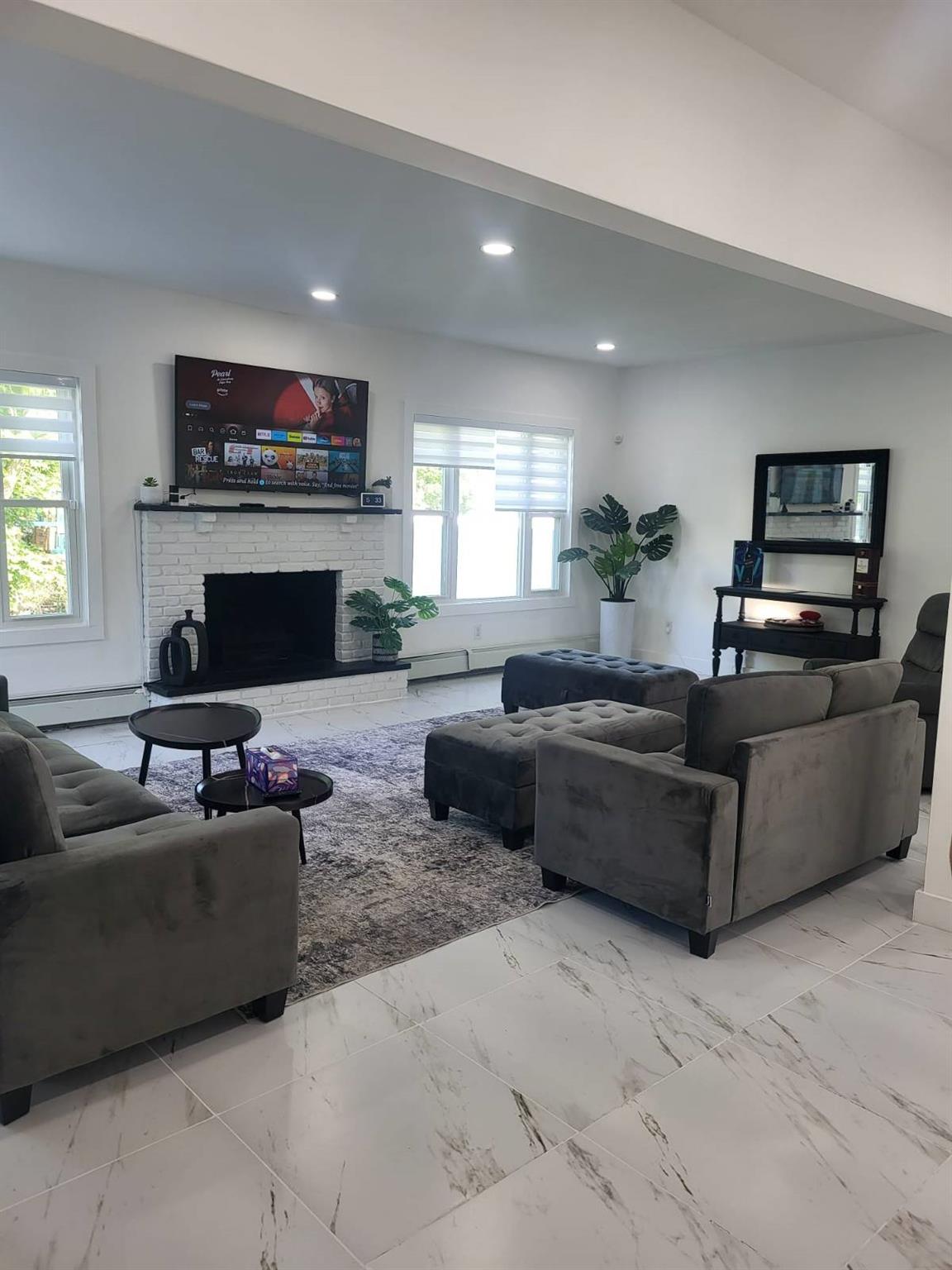 1095 Lynn Place, Woodmere, NY 11598