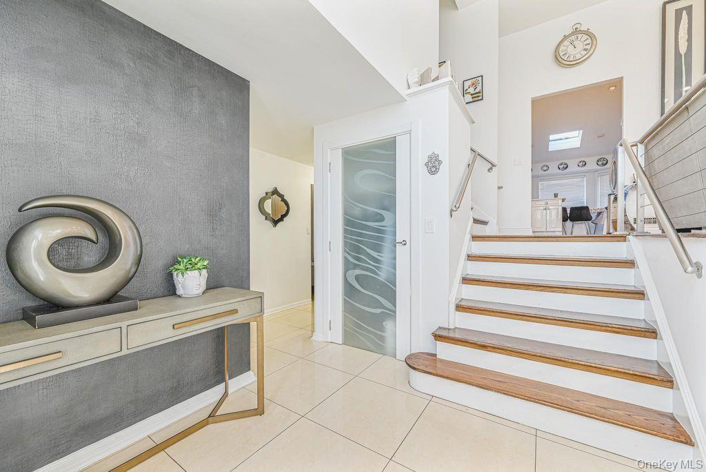 972 S End, Woodmere, NY 11598