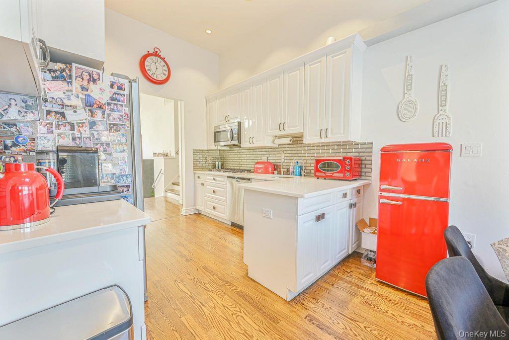 972 S End, Woodmere, NY 11598