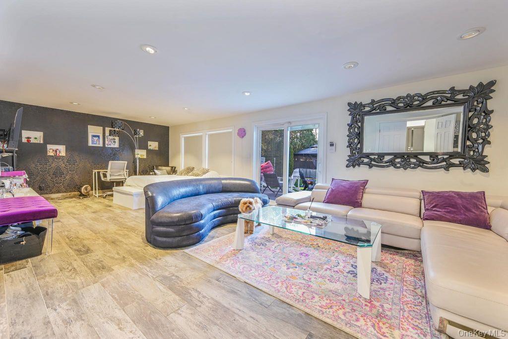 972 S End, Woodmere, NY 11598