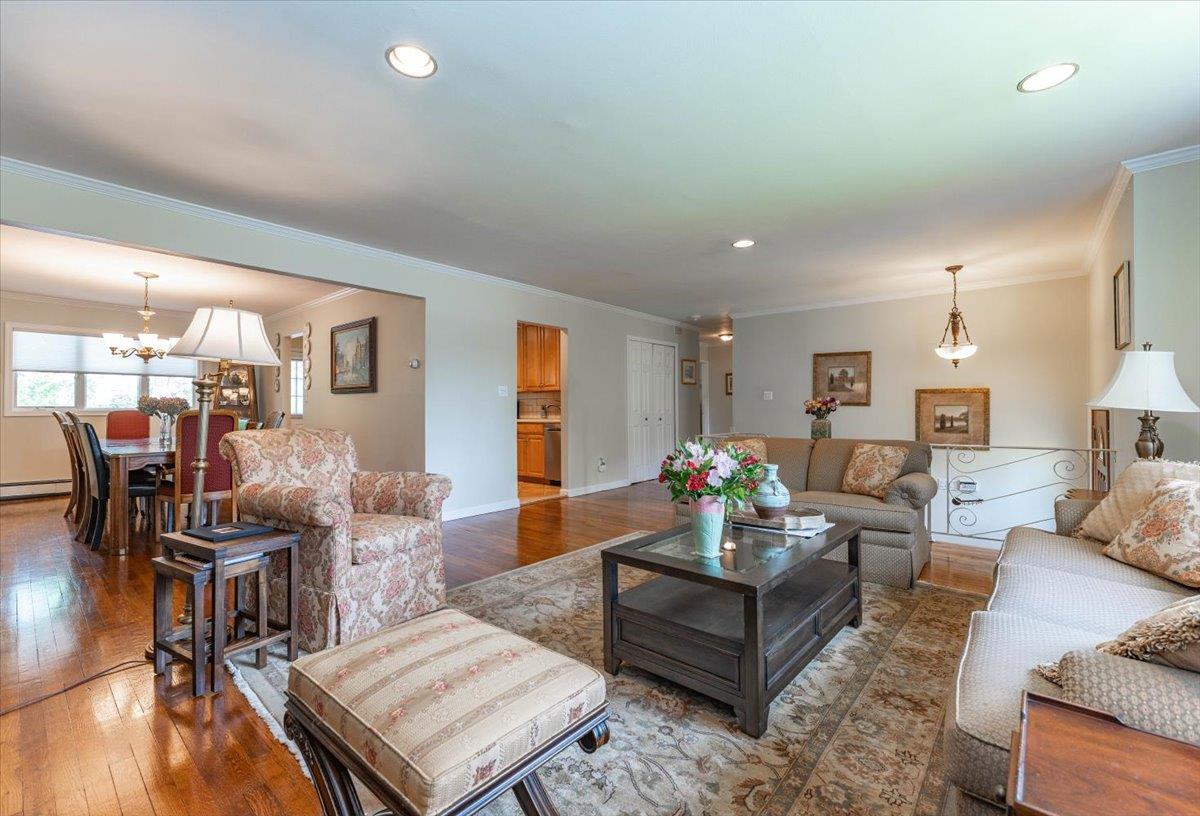 528 Longacre Avenue, Woodmere, NY 11598