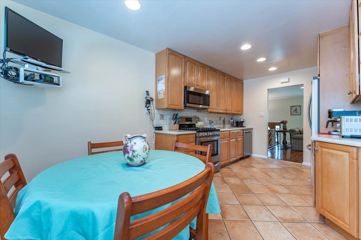 528 Longacre Avenue, Woodmere, NY 11598