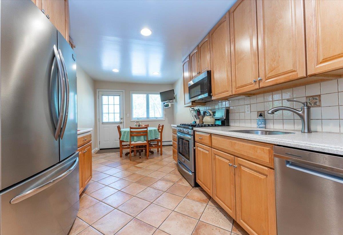 528 Longacre Avenue, Woodmere, NY 11598