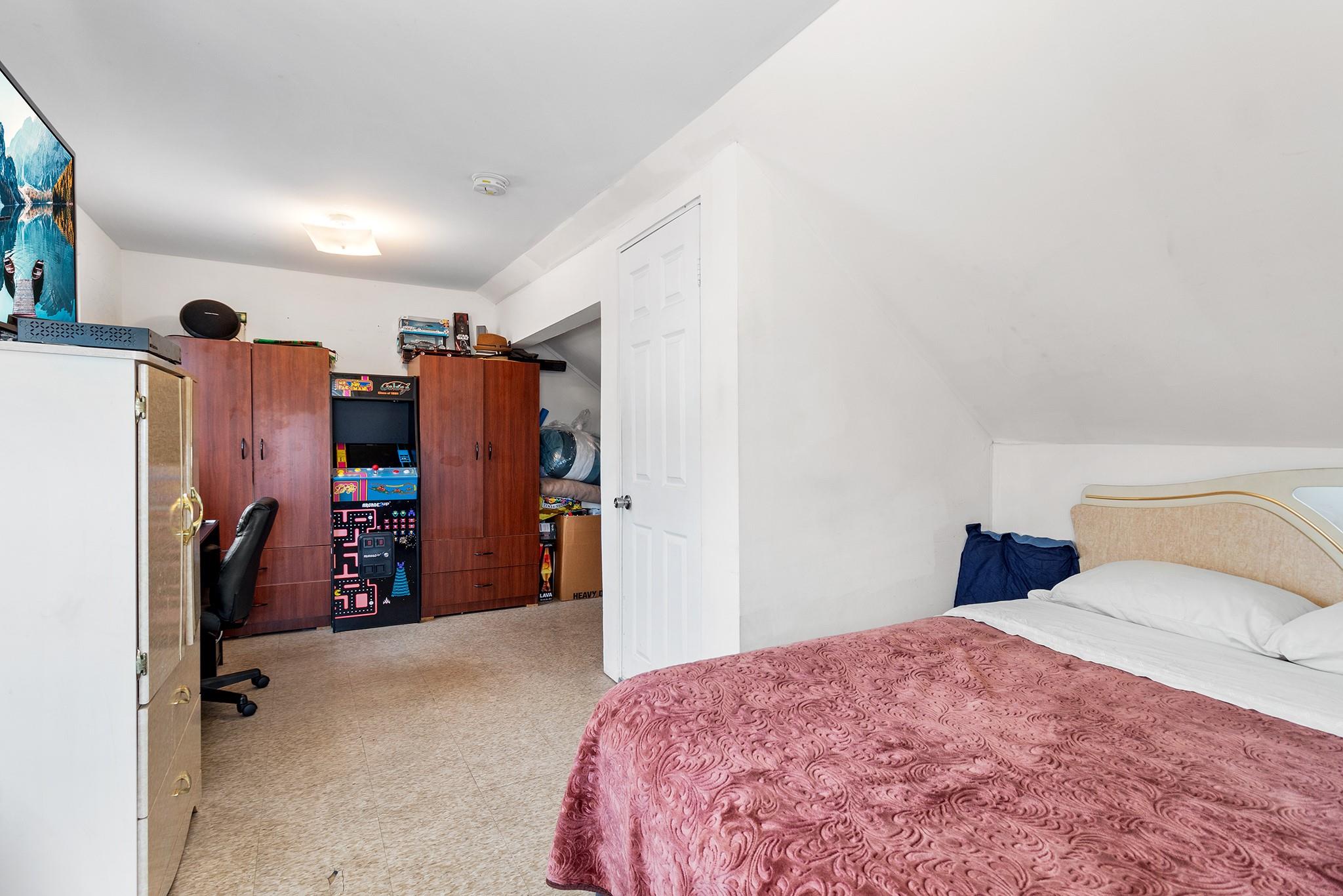 310 Beach 39th Street, Far Rockaway, NY 11691