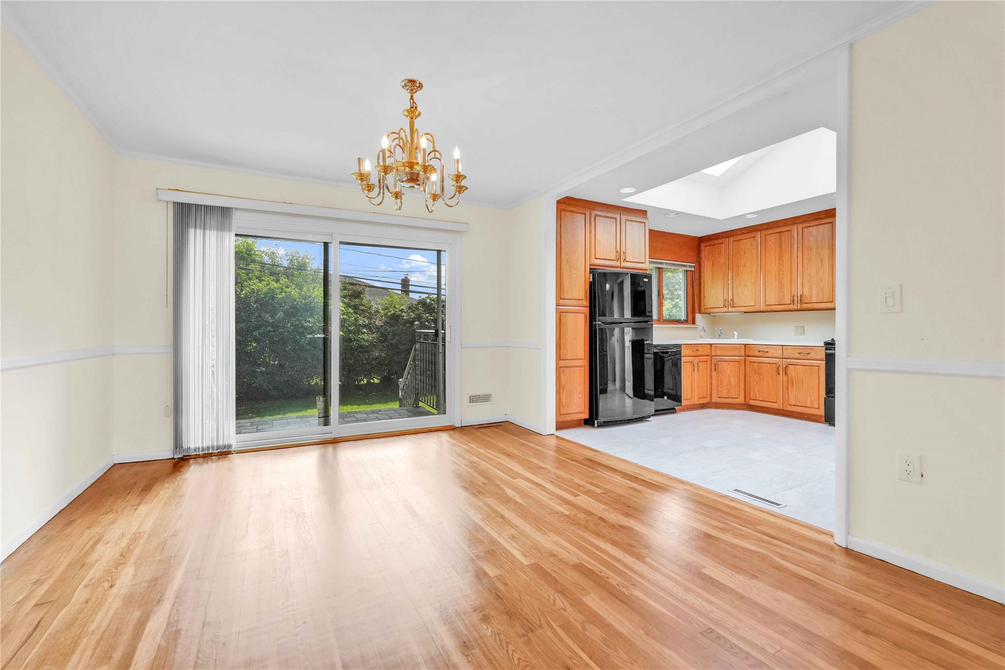 906 Bromton Drive, Westbury, NY 11590