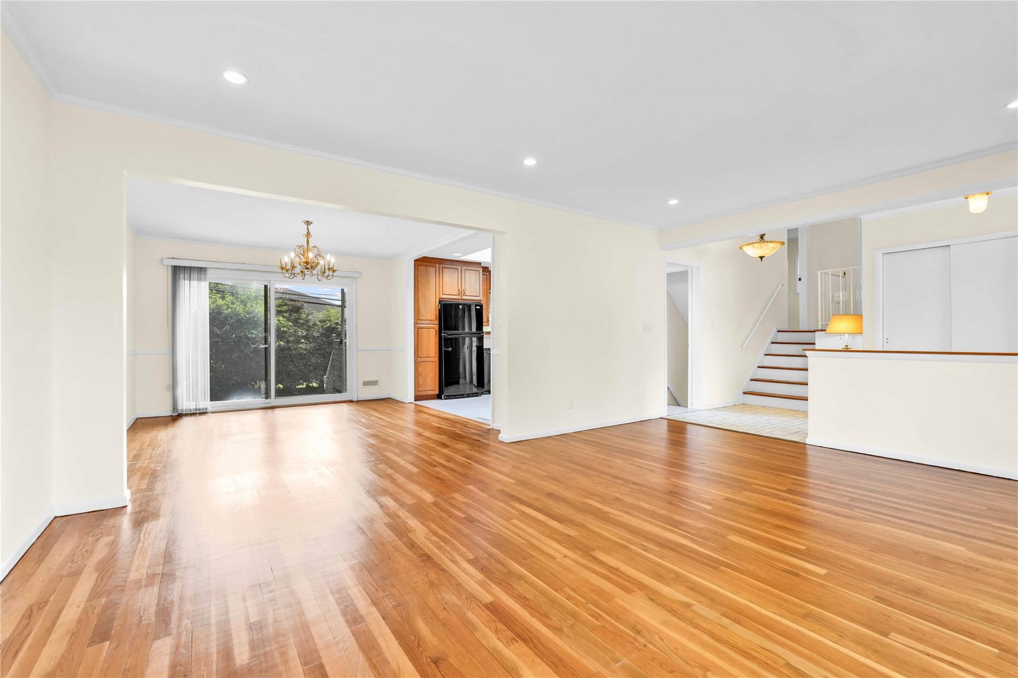 906 Bromton Drive, Westbury, NY 11590