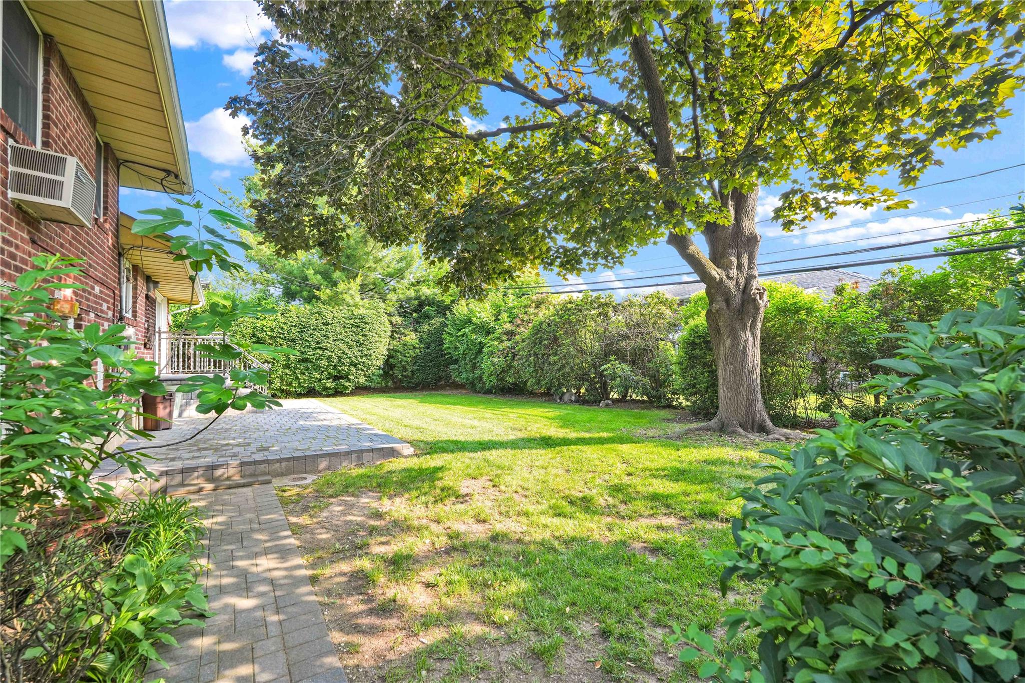 906 Bromton Drive, Westbury, NY 11590