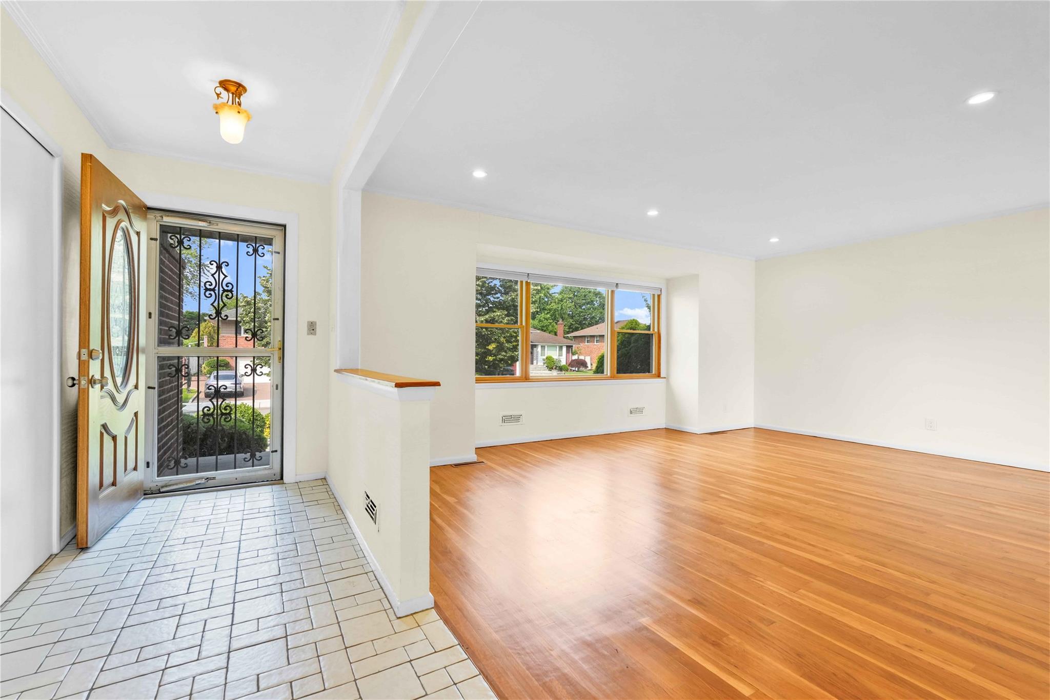 906 Bromton Drive, Westbury, NY 11590