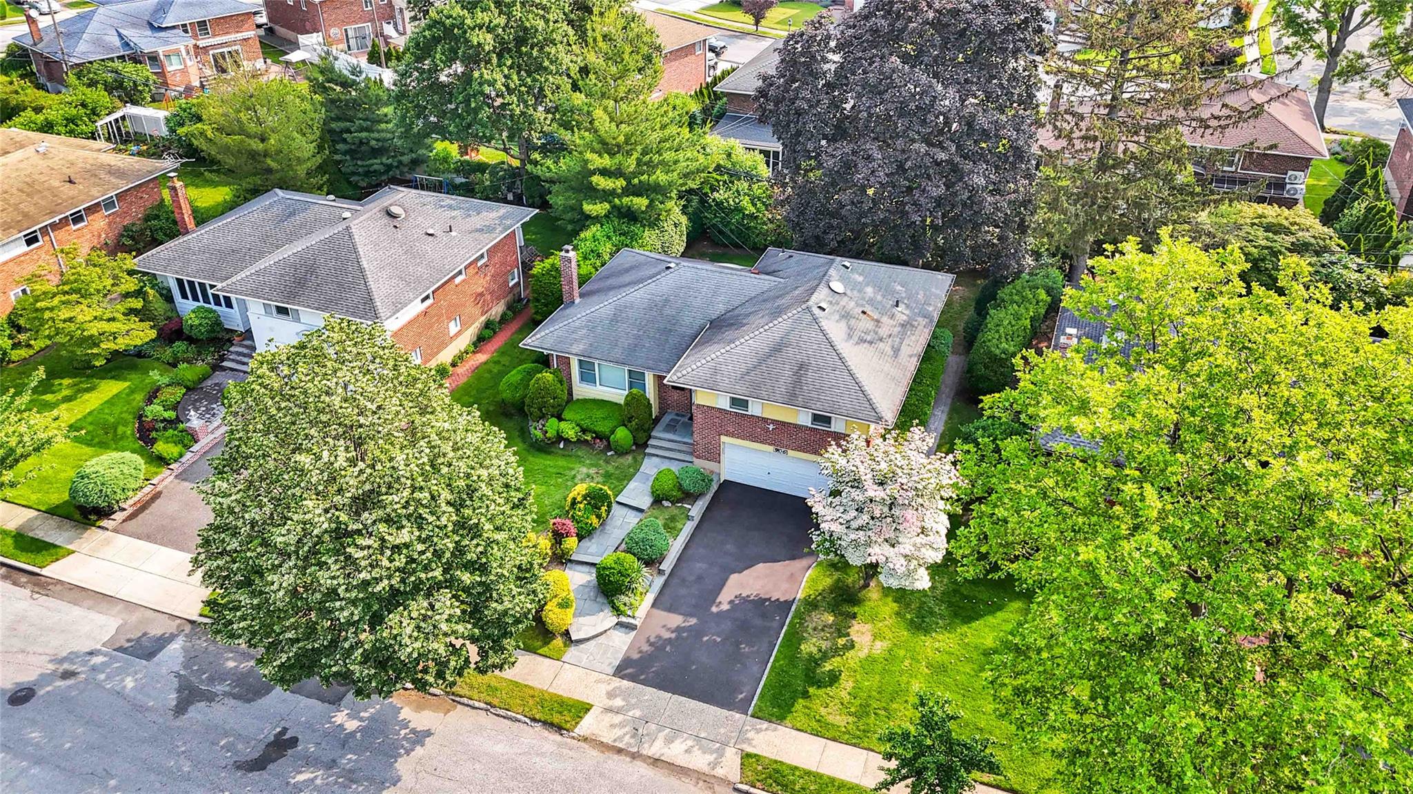 906 Bromton Drive, Westbury, NY 11590