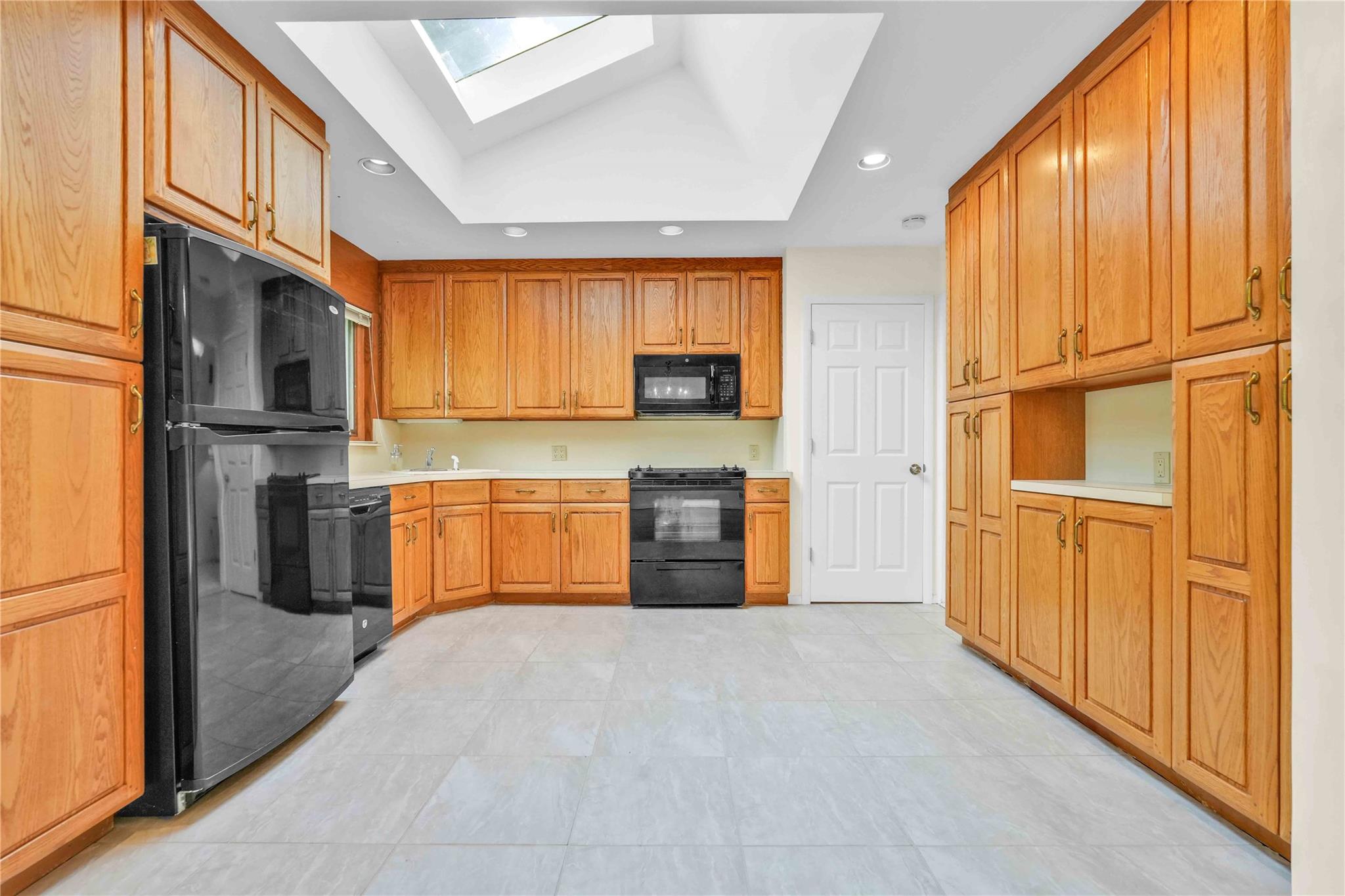 906 Bromton Drive, Westbury, NY 11590