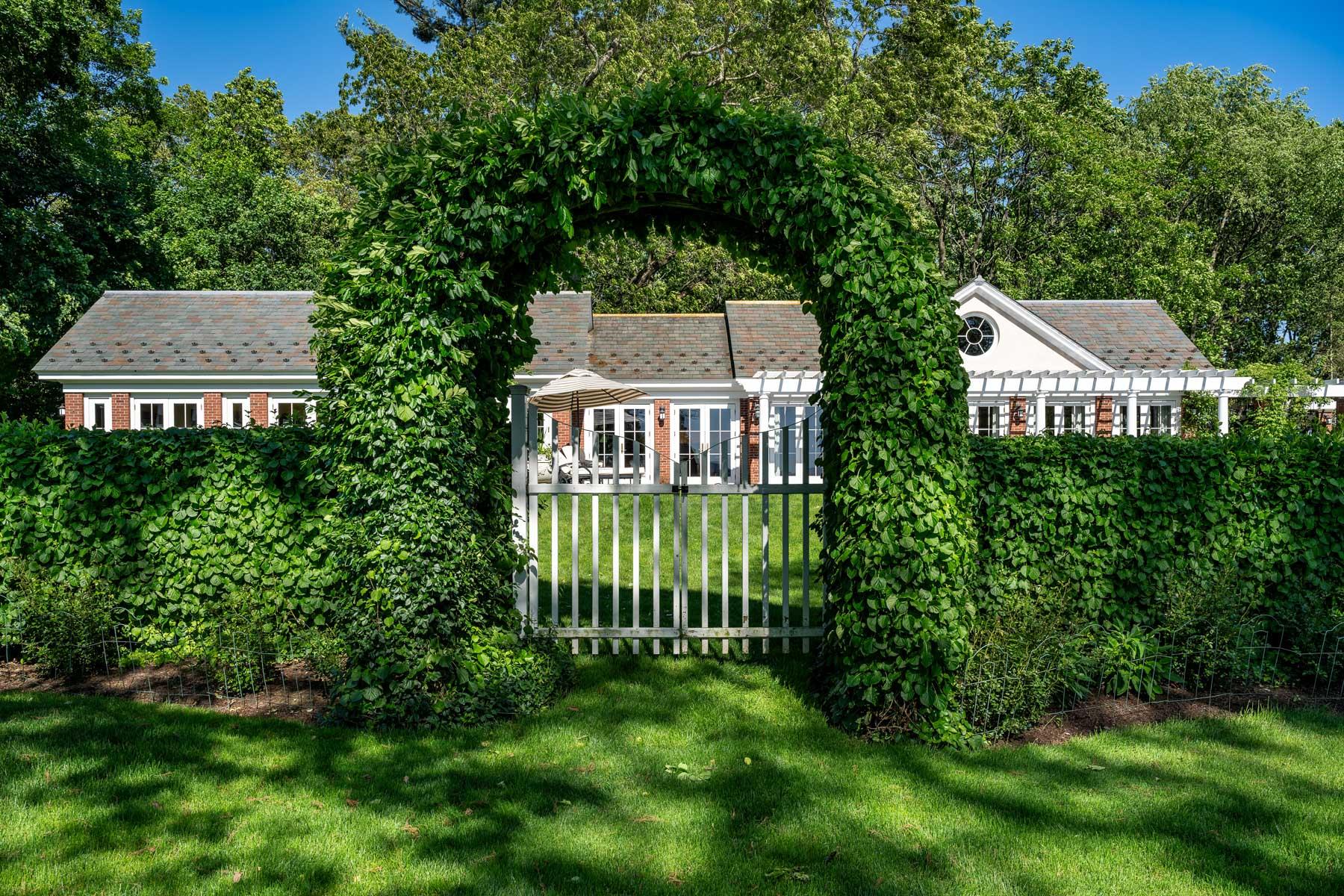 842 Sleepy Hollow Road, Briarcliff Manor, NY 10510