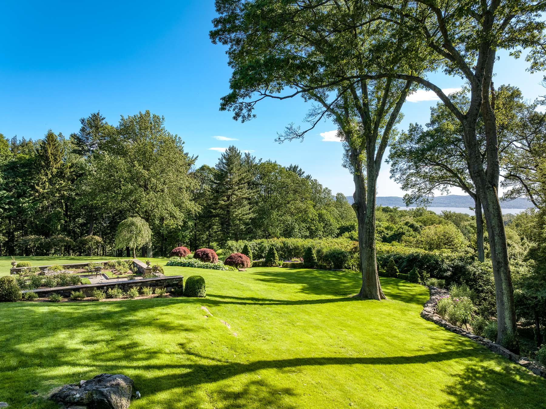 842 Sleepy Hollow Road, Briarcliff Manor, NY 10510