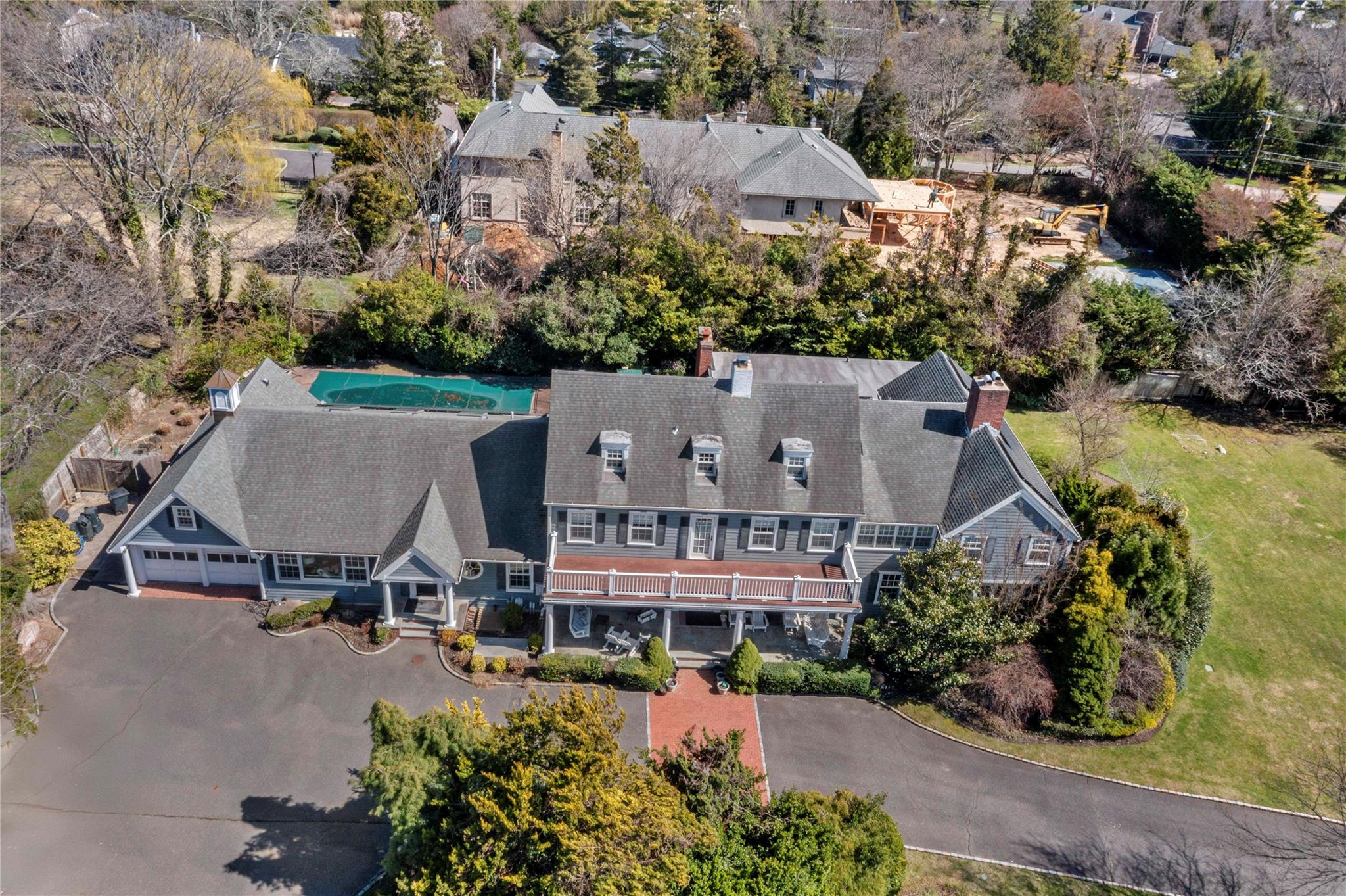 233 Narragansett Avenue, Lawrence, NY 11559