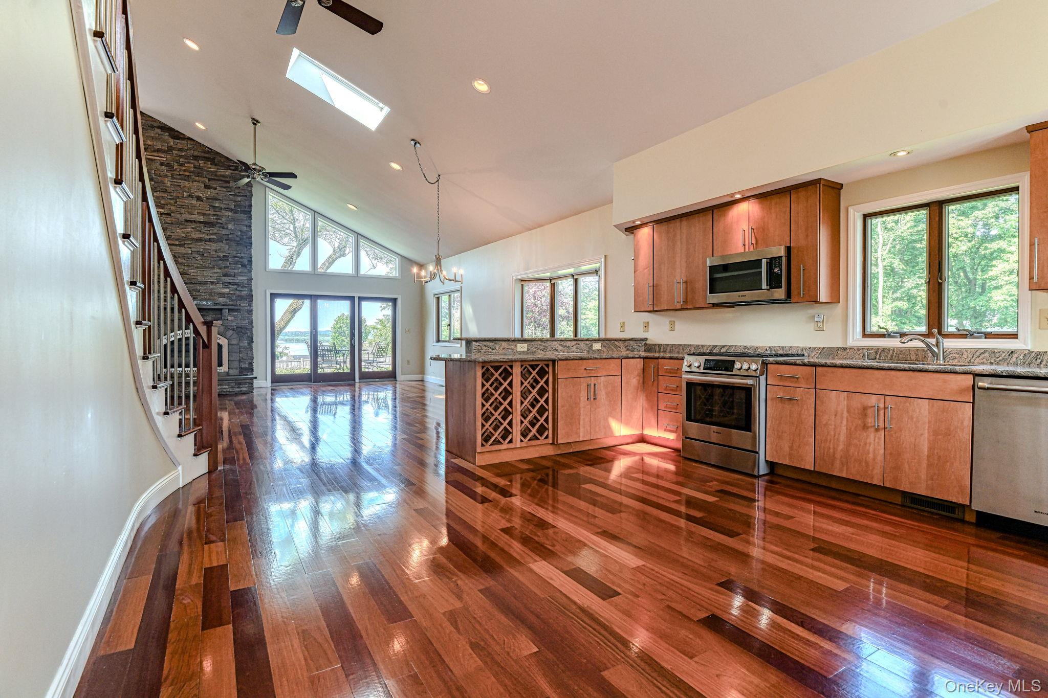 6 Riverside Drive, Cornwall On Hudson, NY 12520