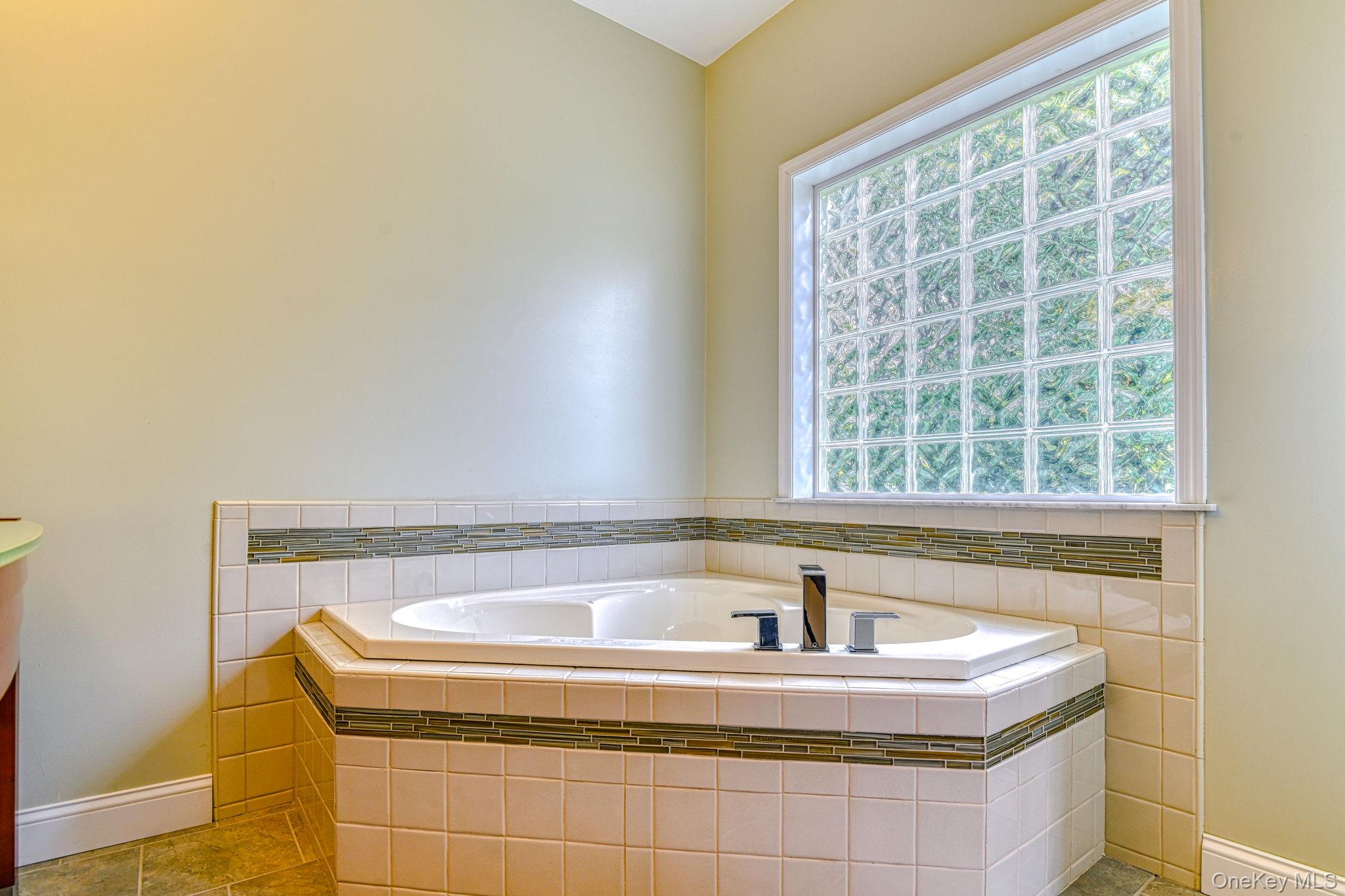 6 Riverside Drive, Cornwall On Hudson, NY 12520