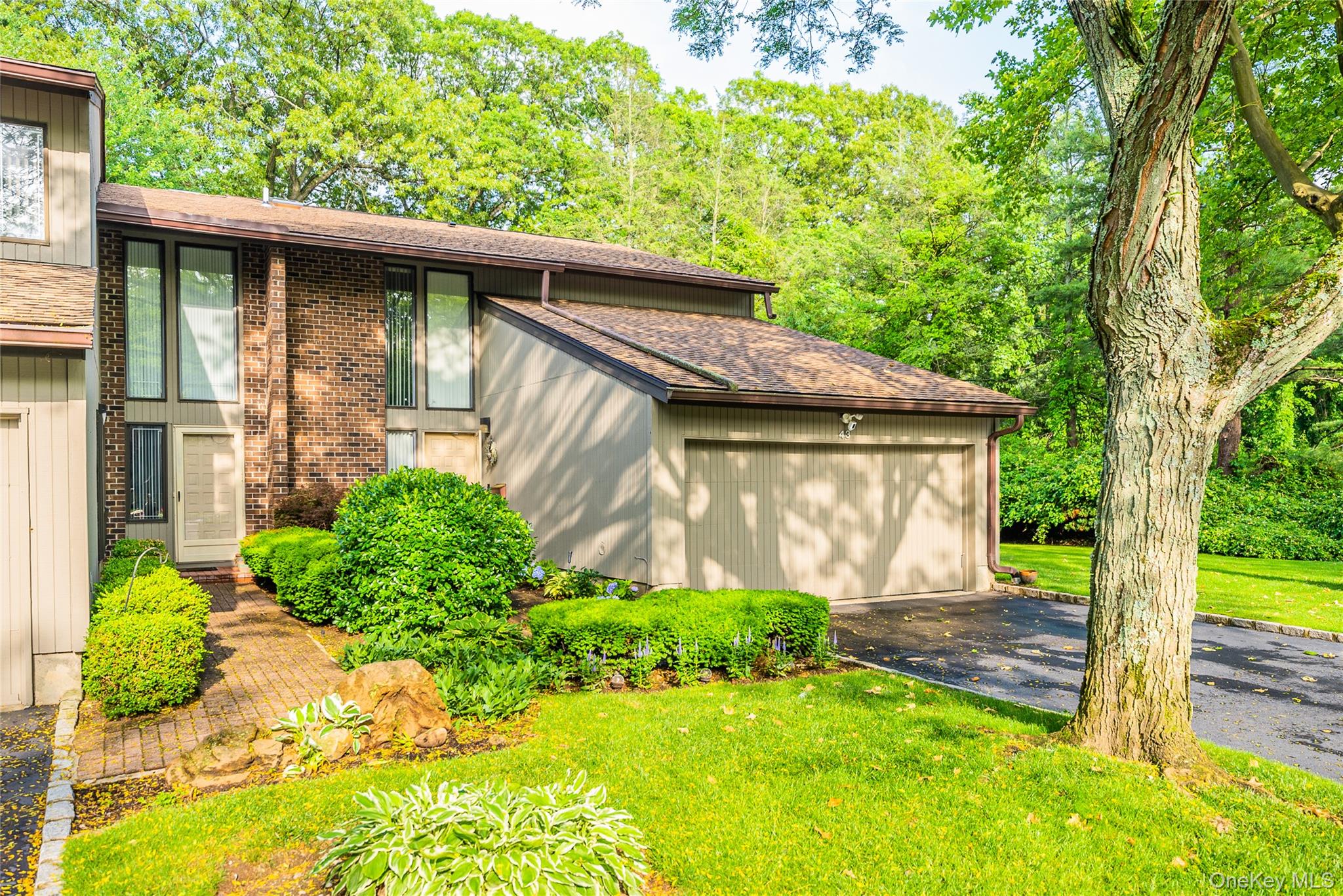 43 carriage Court, Jericho, NY 11753