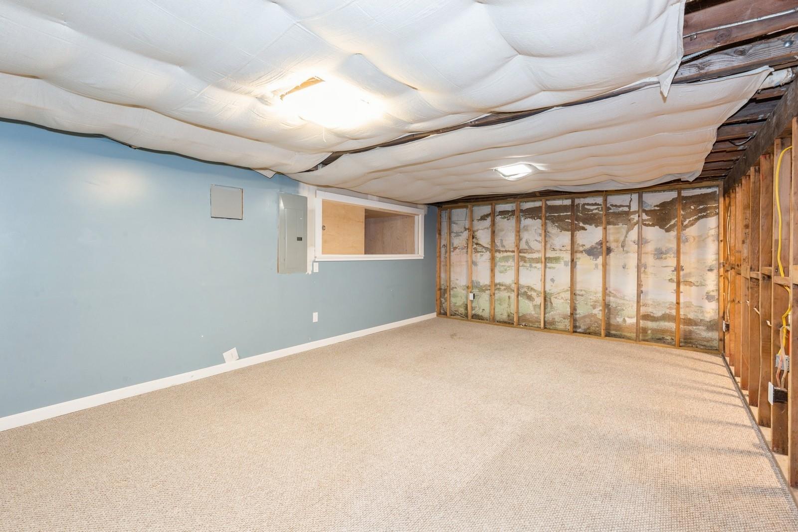 15 Orchard Road, East Patchogue, NY 11772