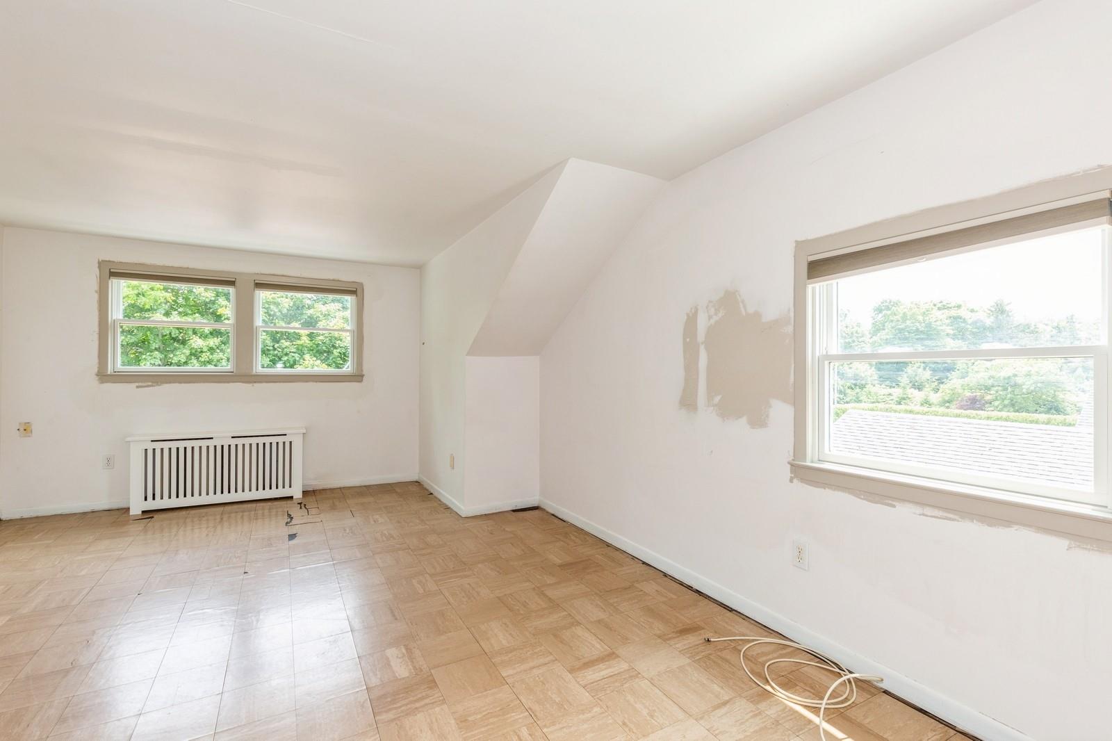 15 Orchard Road, East Patchogue, NY 11772