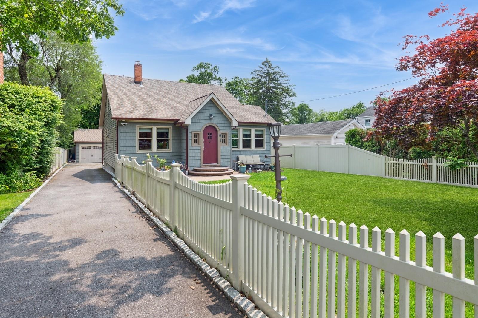 15 Orchard Road, East Patchogue, NY 11772