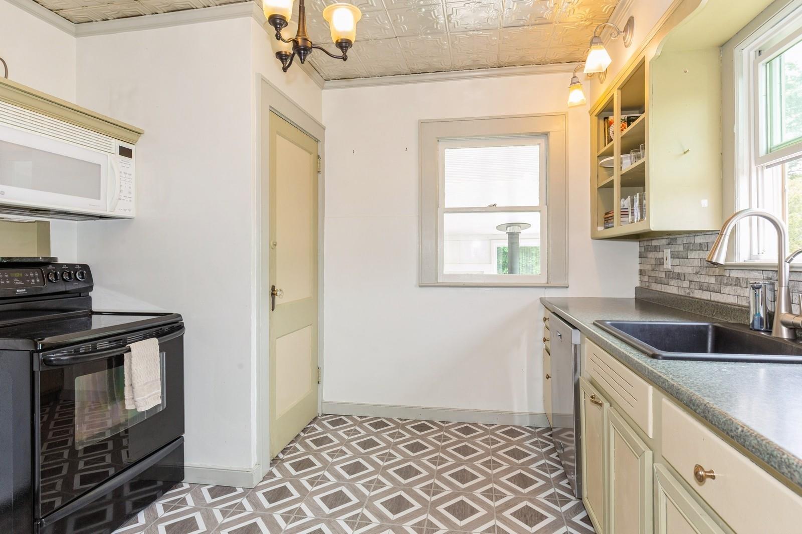 15 Orchard Road, East Patchogue, NY 11772