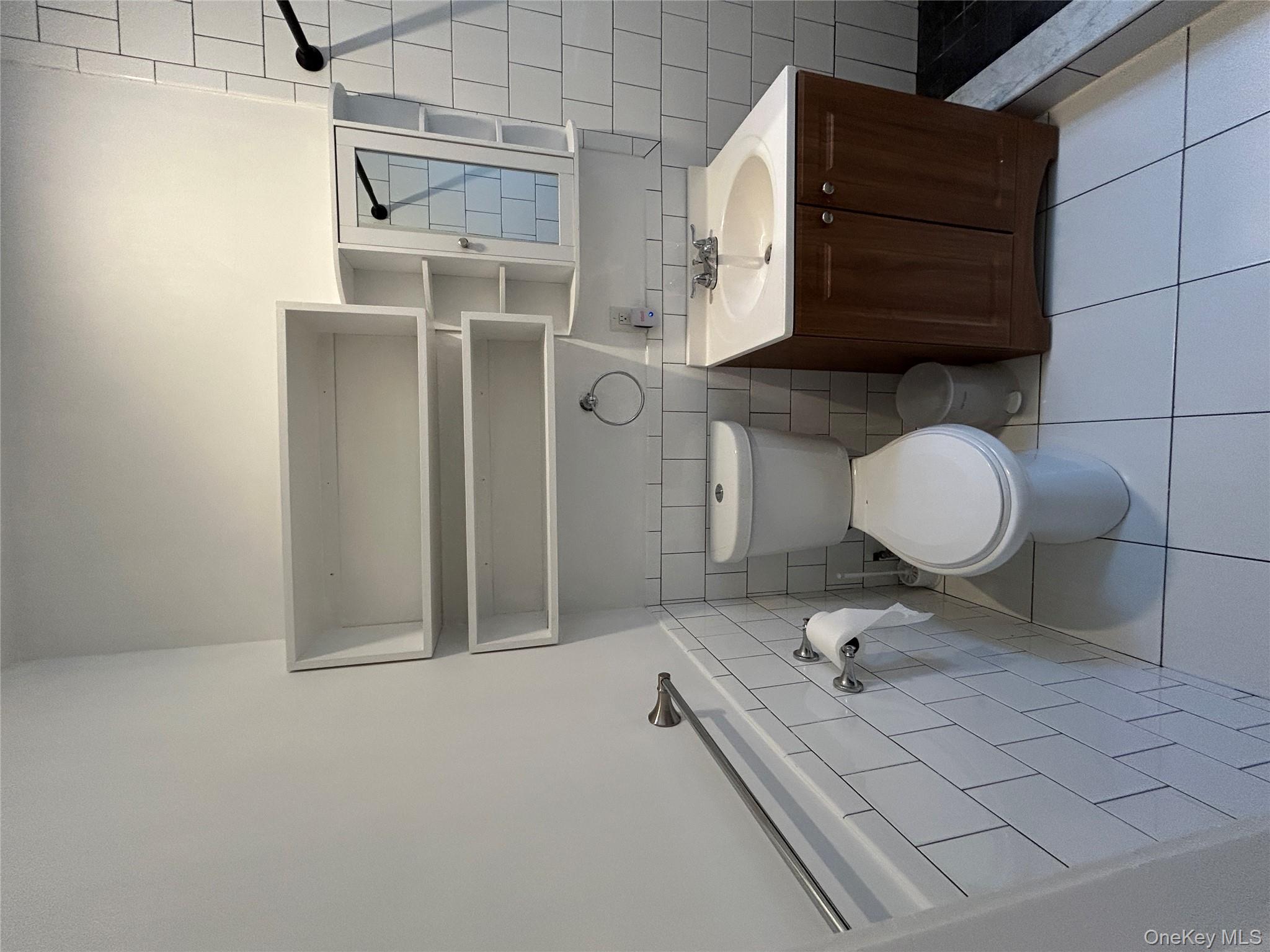 379 Huguenot Street # 2, New Rochelle, NY 10801