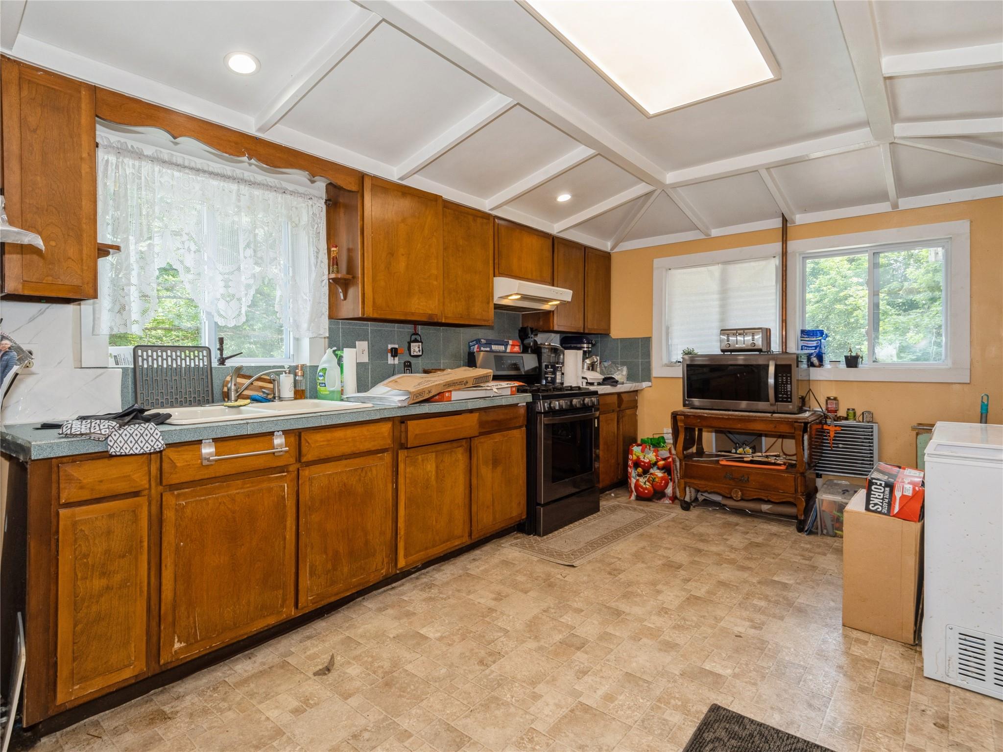 413 Vassar Road, Poughkeepsie, NY 12603