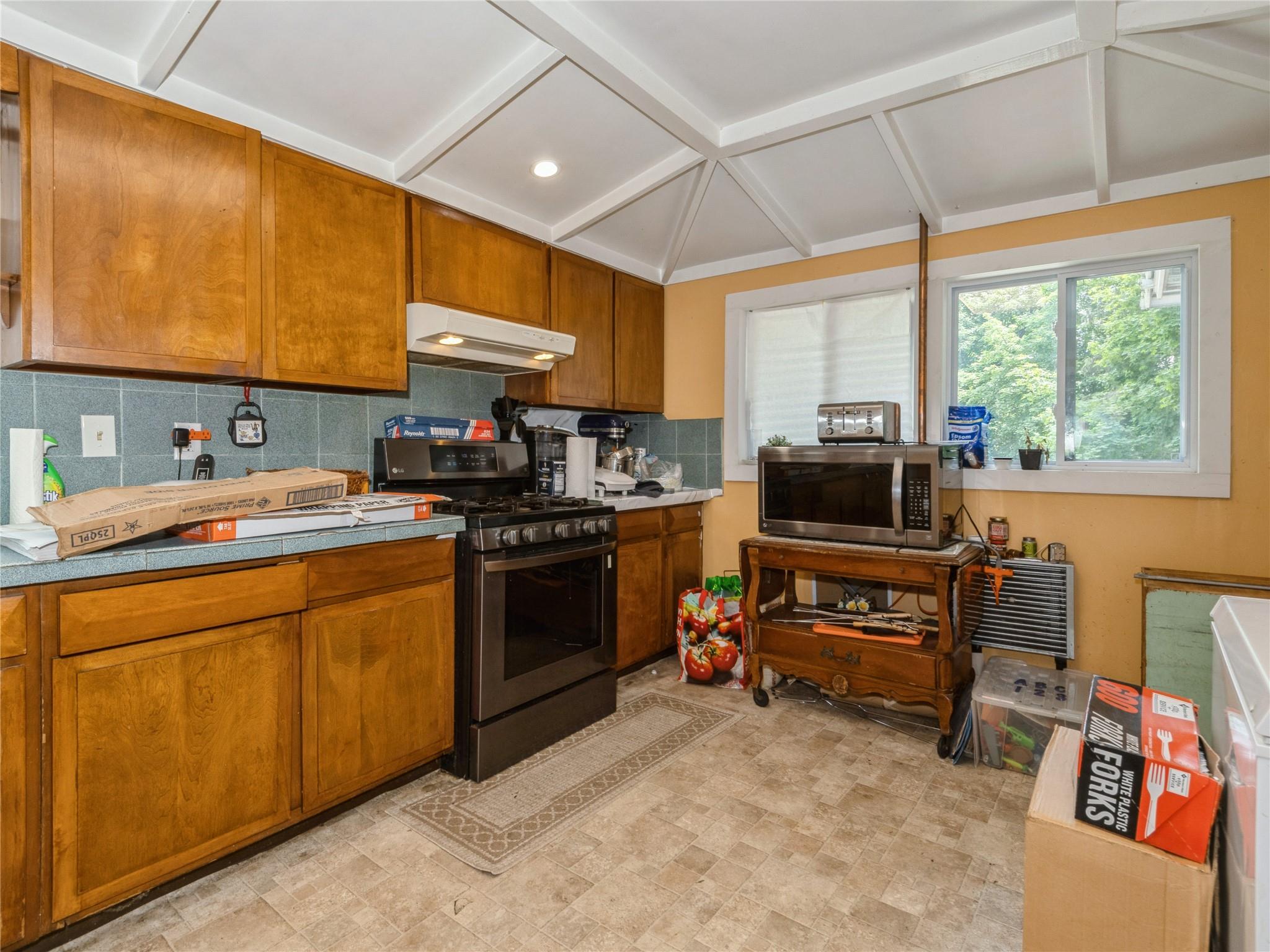 413 Vassar Road, Poughkeepsie, NY 12603