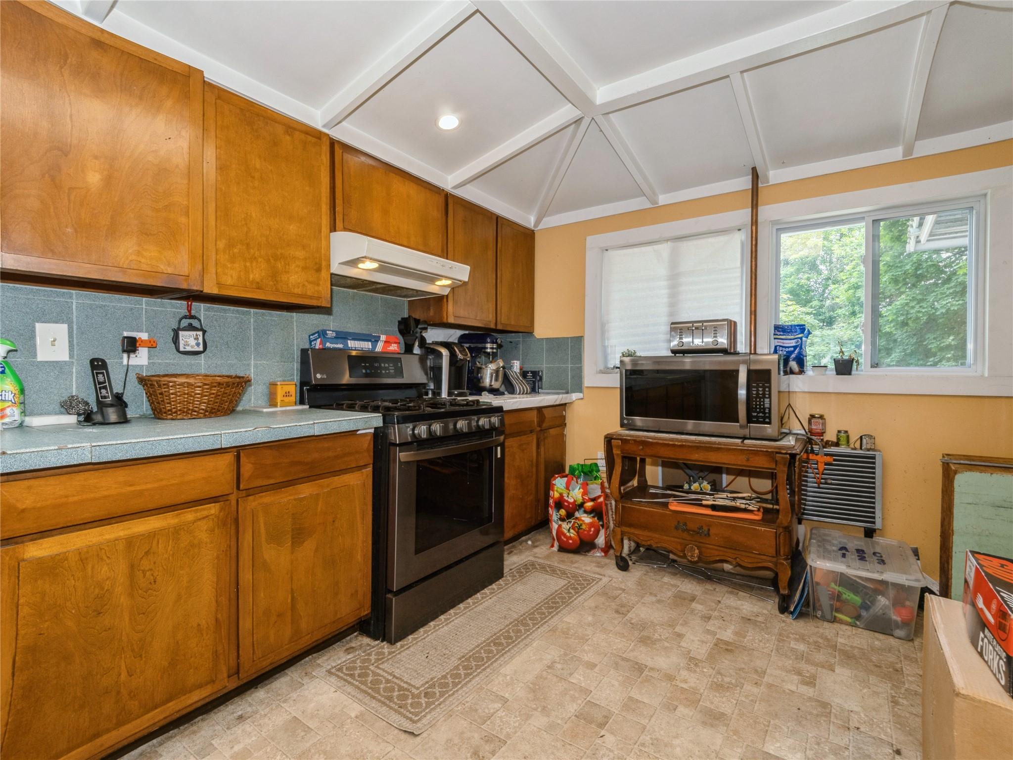 413 Vassar Road, Poughkeepsie, NY 12603