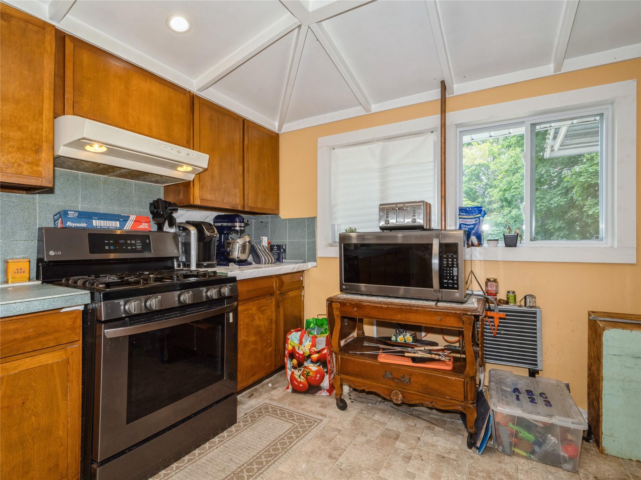 413 Vassar Road, Poughkeepsie, NY 12603