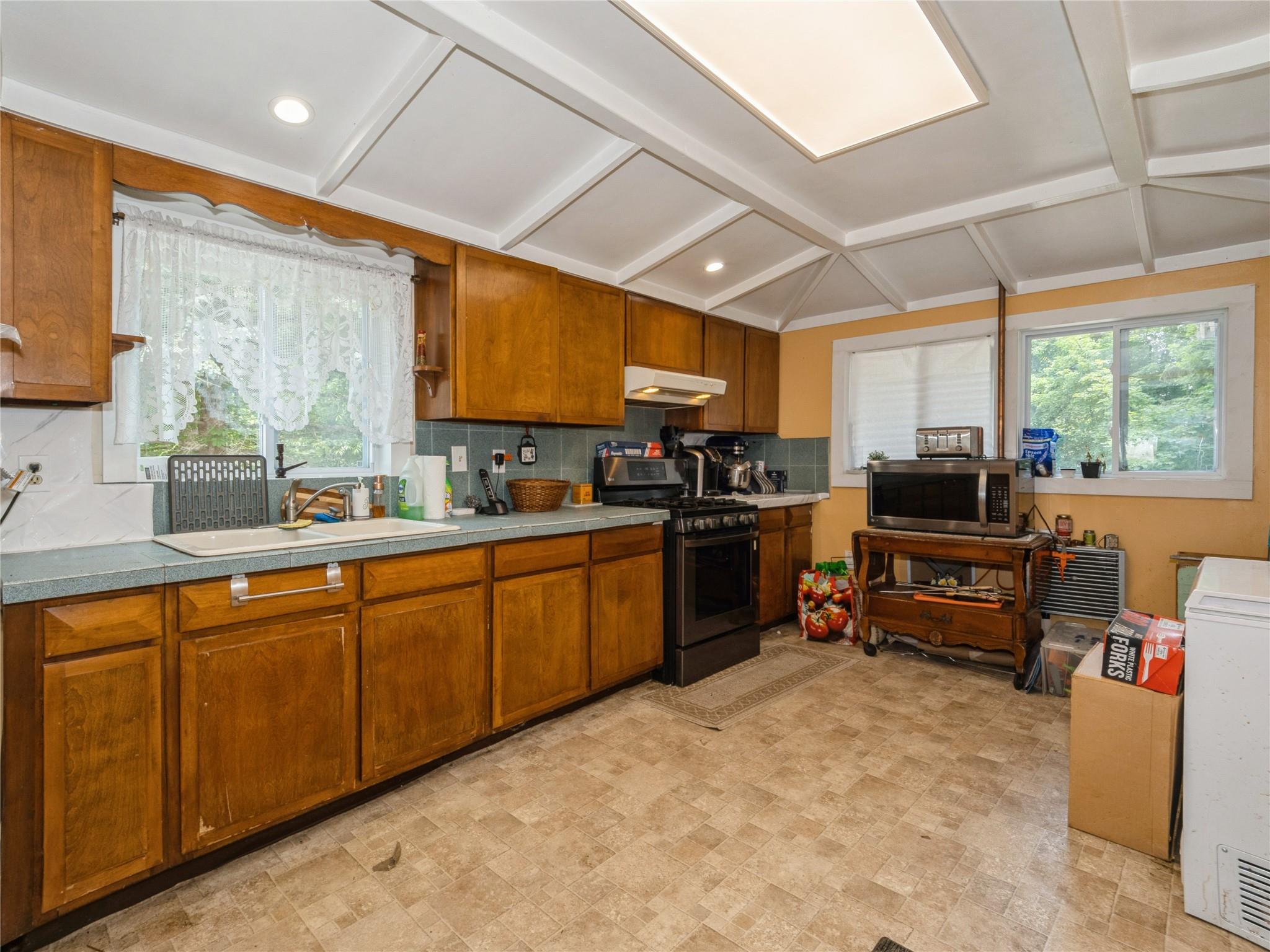 413 Vassar Road, Poughkeepsie, NY 12603