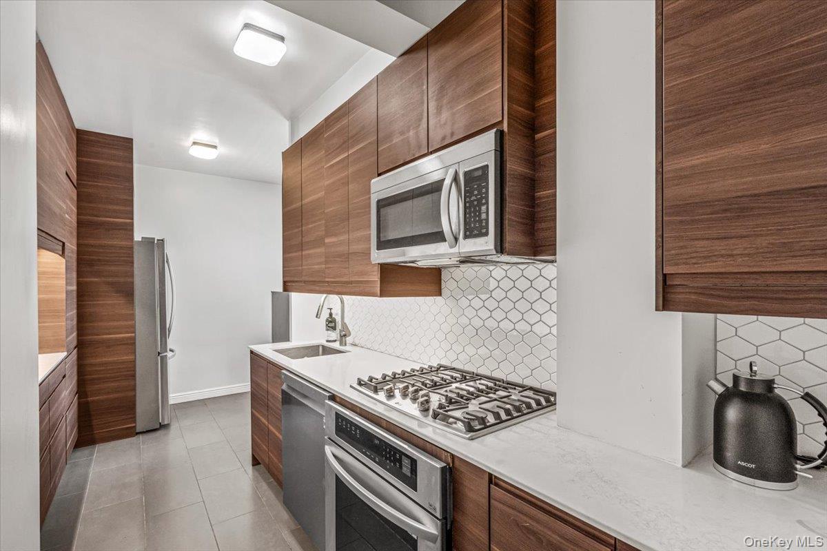 99-40 63rd Road # 1Z, Rego Park, NY 11374