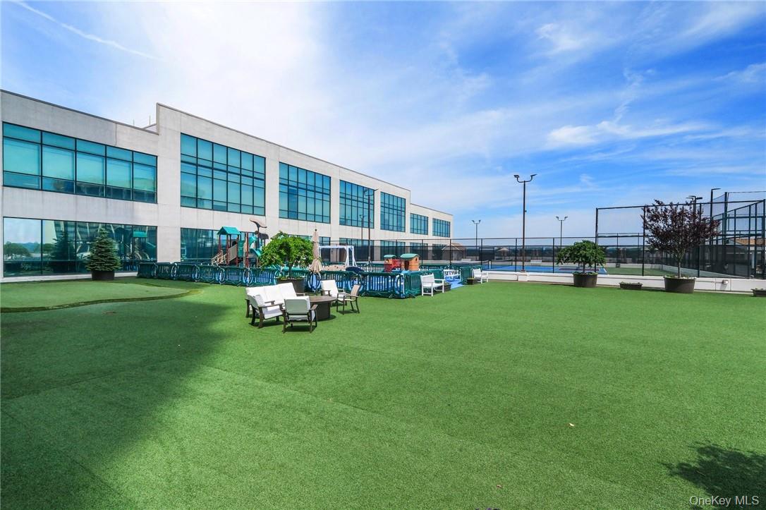 10 City Place # 2D, White Plains, NY 10601