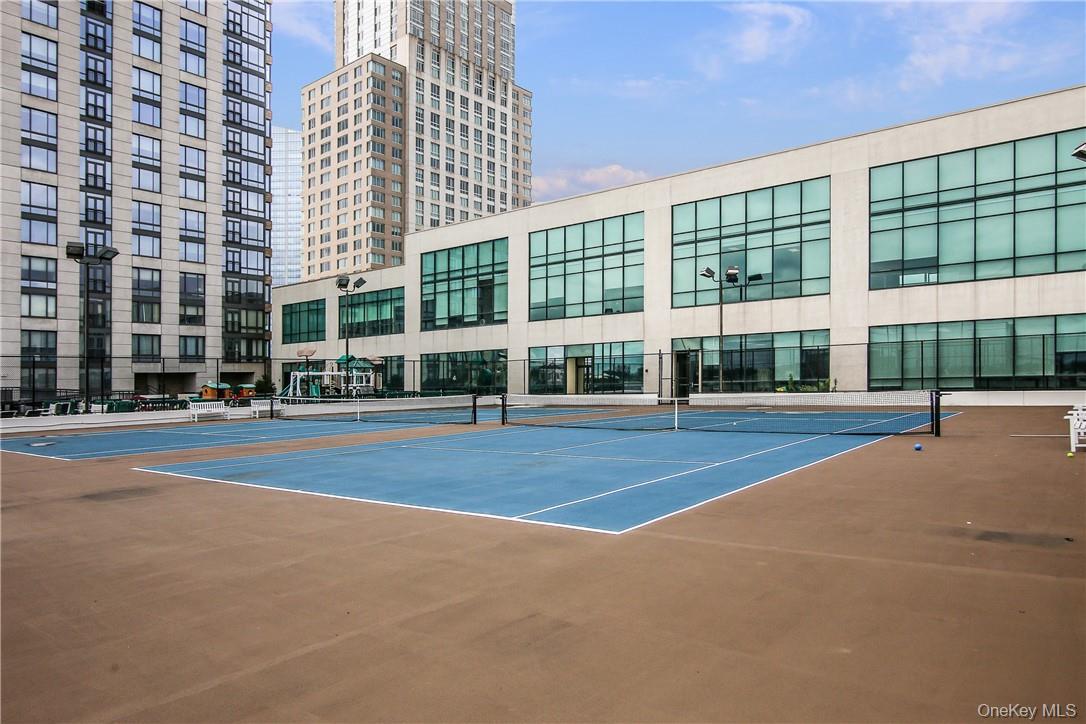 10 City Place # 2D, White Plains, NY 10601