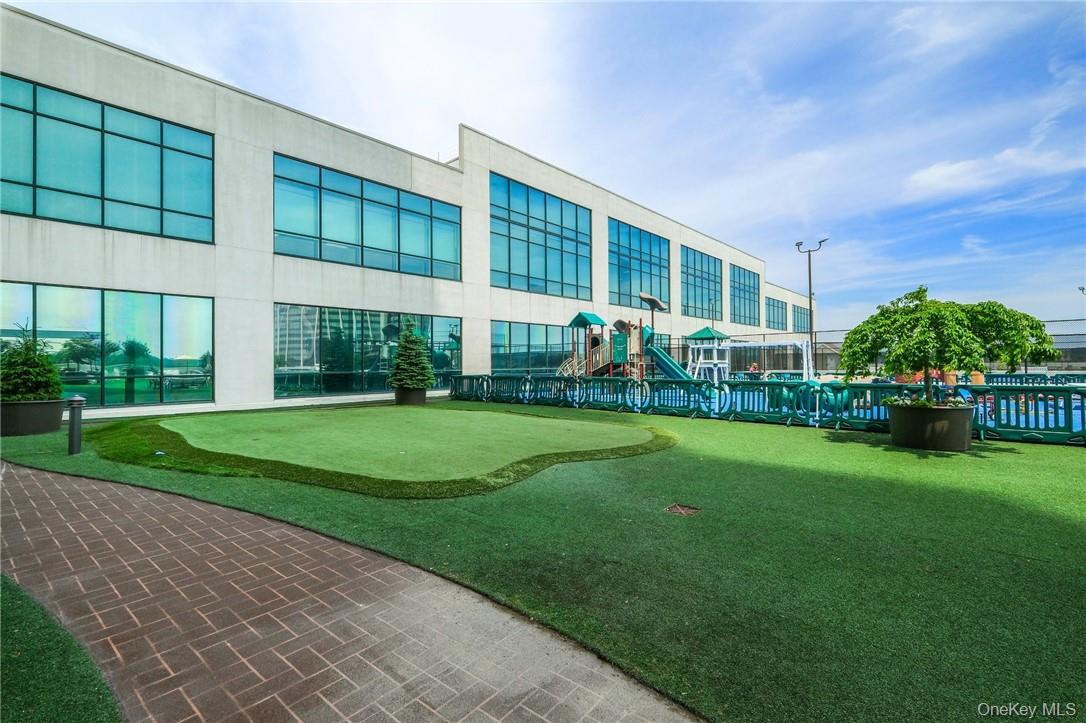 10 City Place # 2D, White Plains, NY 10601