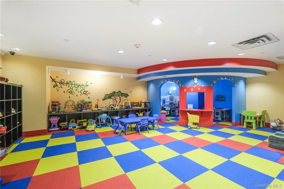 10 City Place # 2D, White Plains, NY 10601