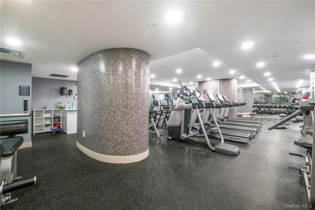 10 City Place # 2D, White Plains, NY 10601