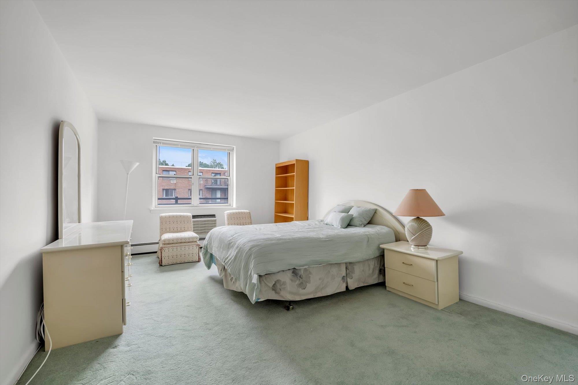 25 Chapel Place # 3N, Great Neck, NY 11021