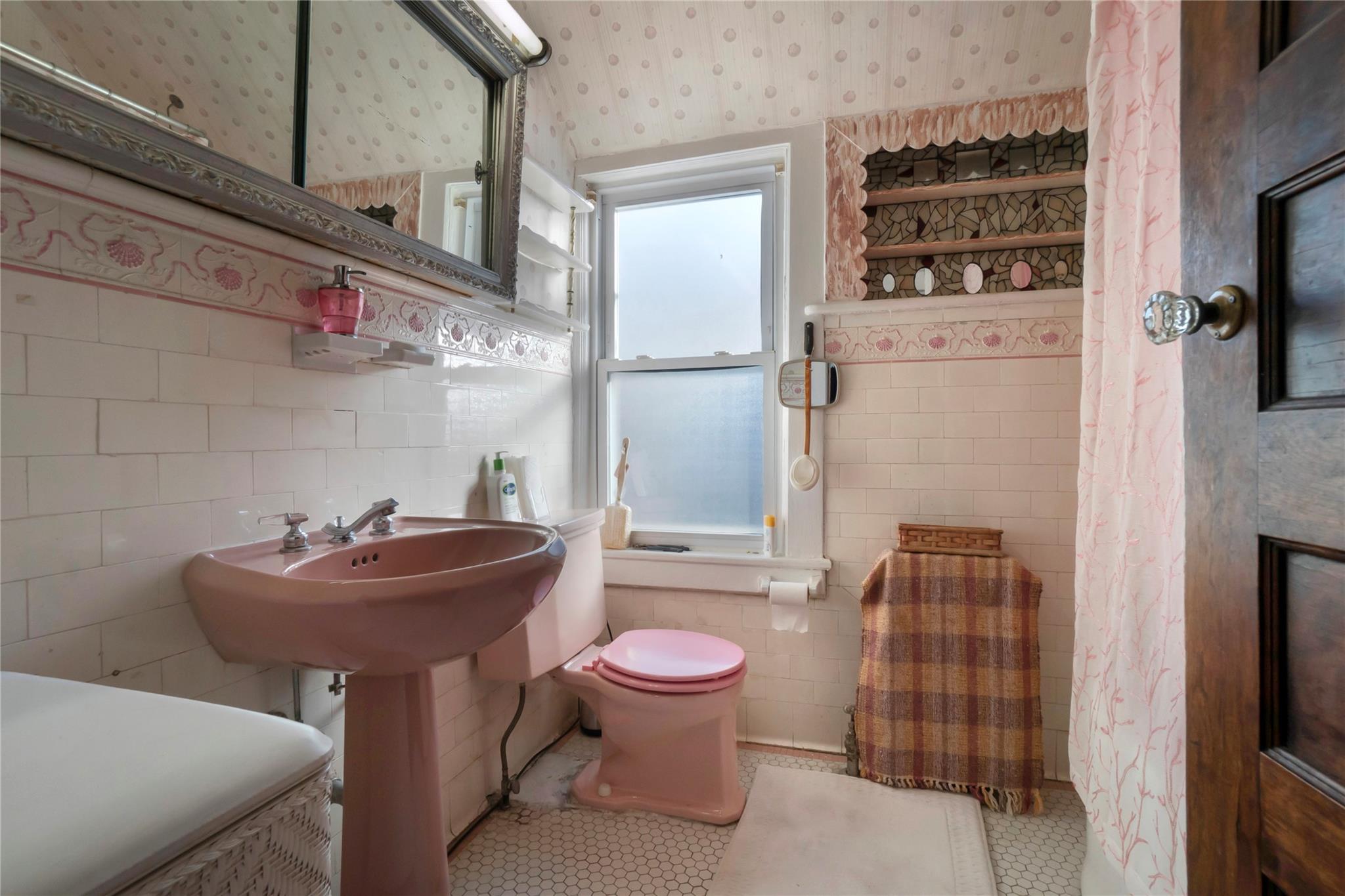 1050 Dickens Street, Far Rockaway, NY 11691